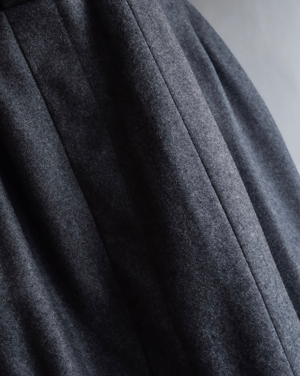 "CHANEL" 90's Gold button design straight line skirt