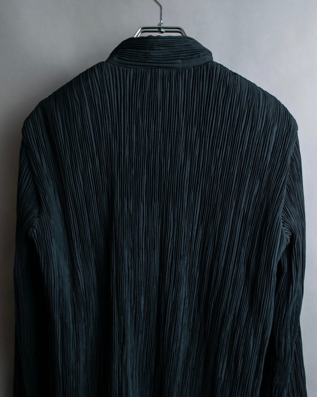 "ISSEY MIYAKE" Pleated vertical line shirt jacket