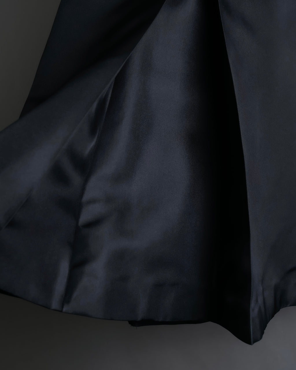 "PRADA" 100% silk pleated skirt