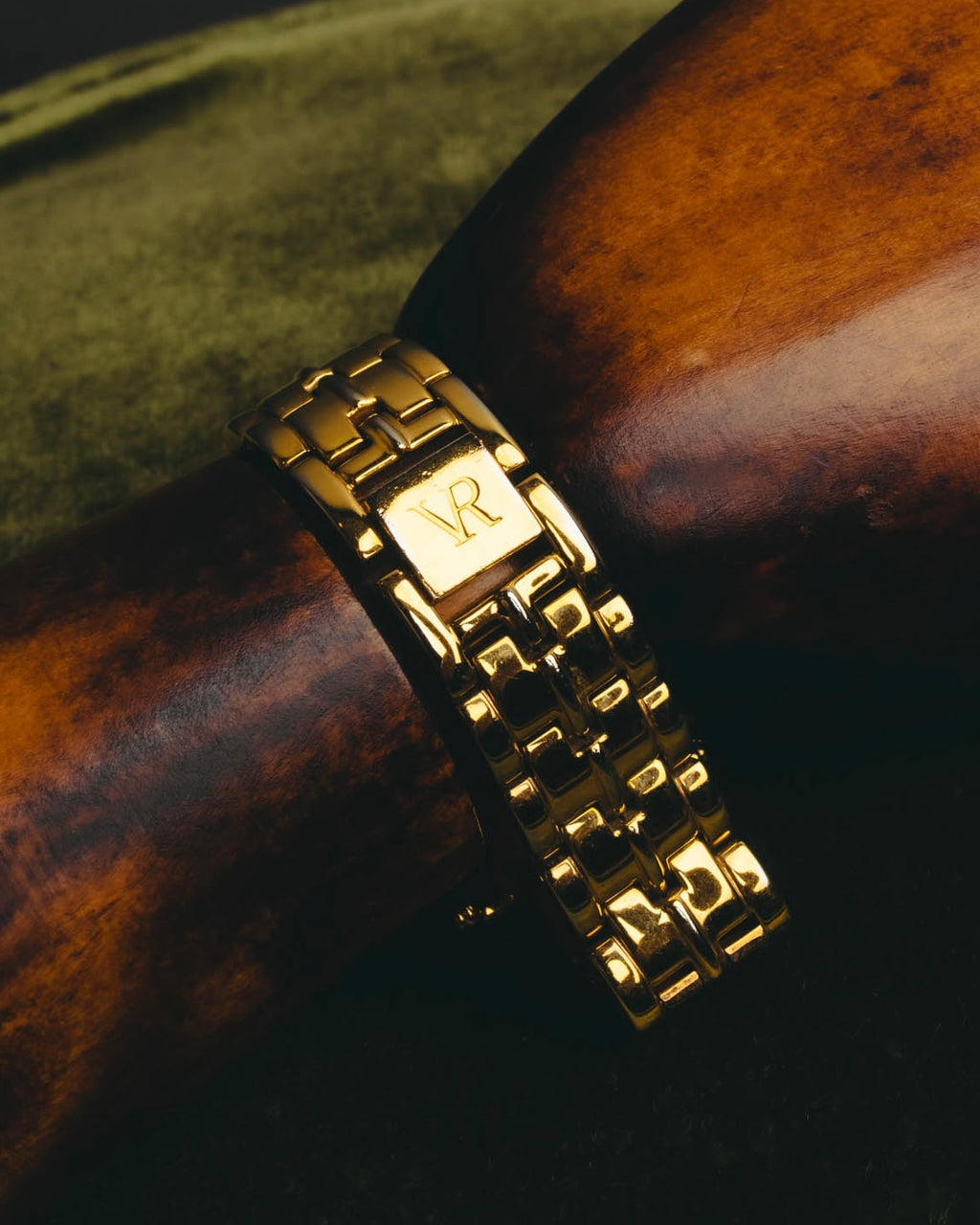 "VALENTINO ROLENTA" 90's-00's Decorative rhinestone quartz watch