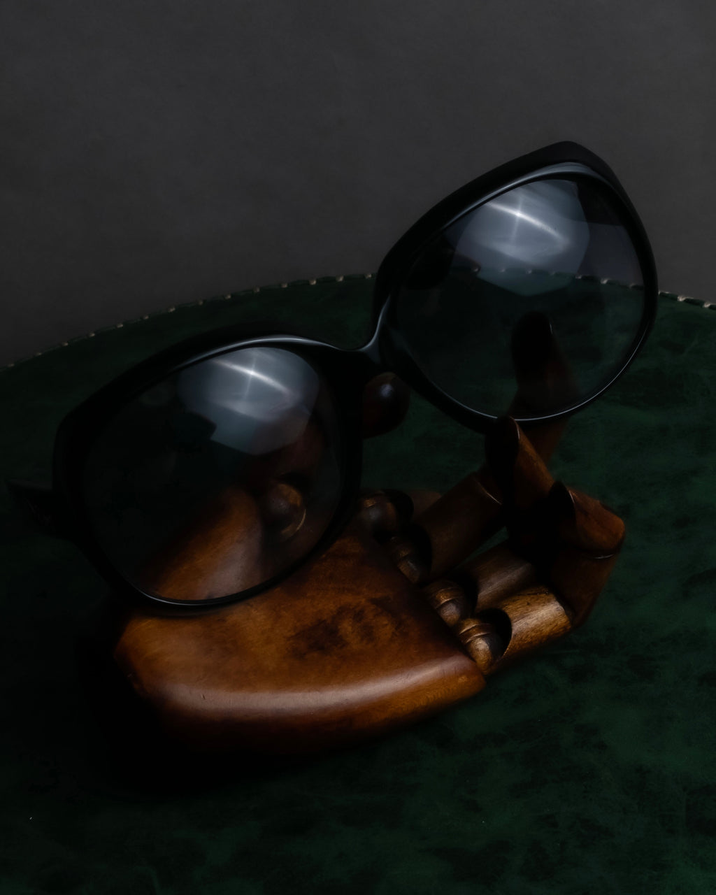 "Christian Dior" Black frame engraved logo sunglasses