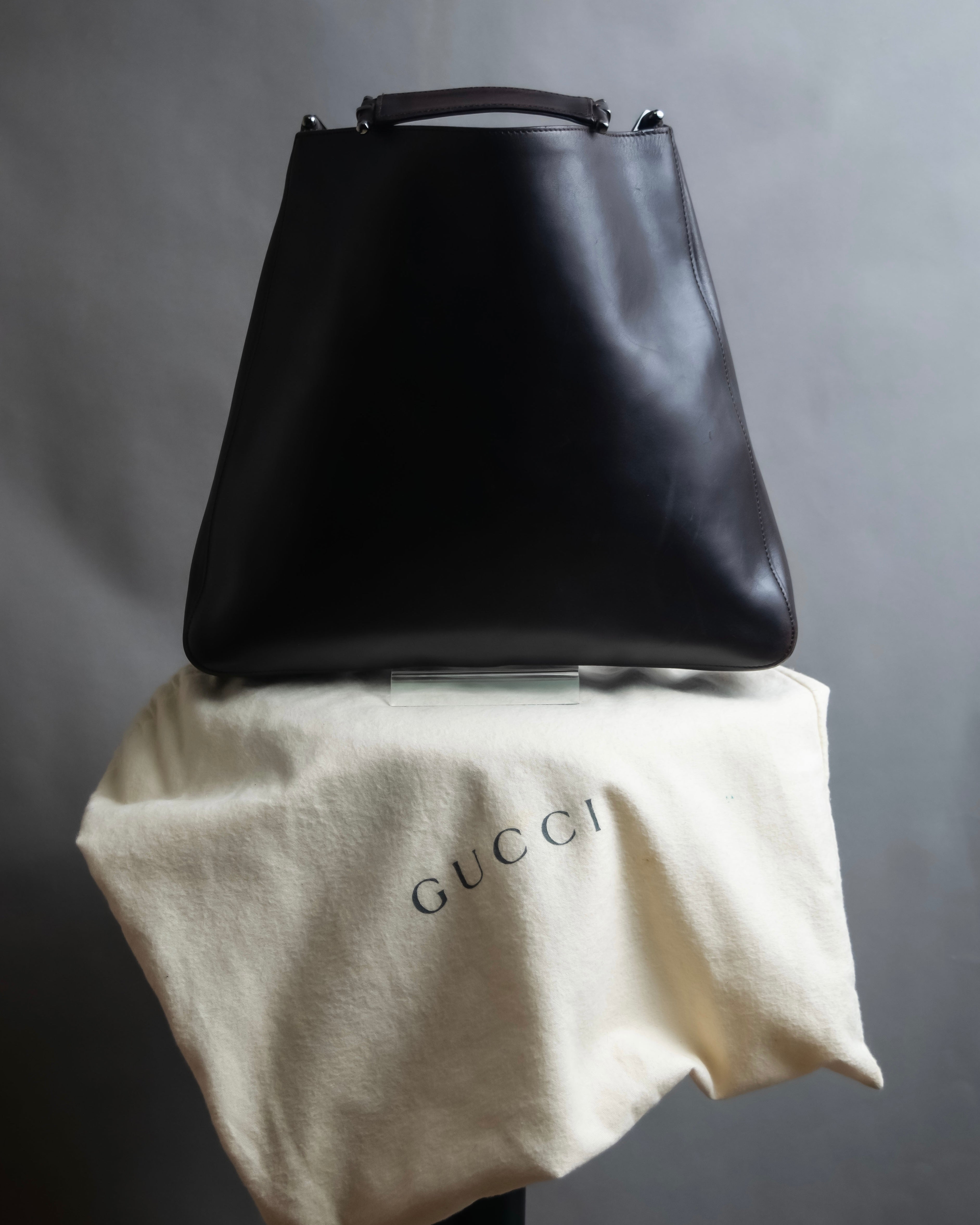 "GUCCI" Metal handle detail brown leather bag