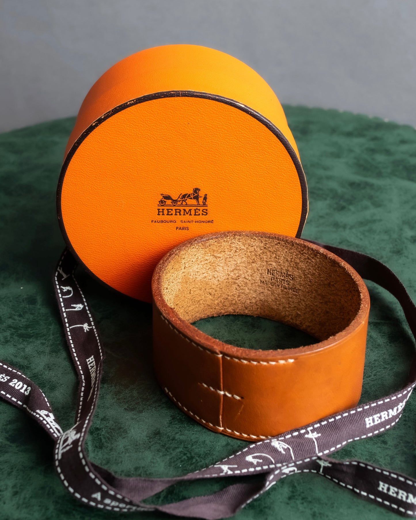 "HERMES" Pourtur brown leather bracelet