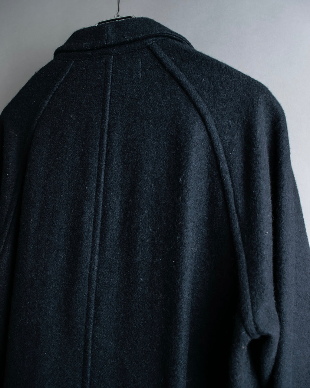 "tricot COMME des GARCONS" 
Shawl collar piping design long coat