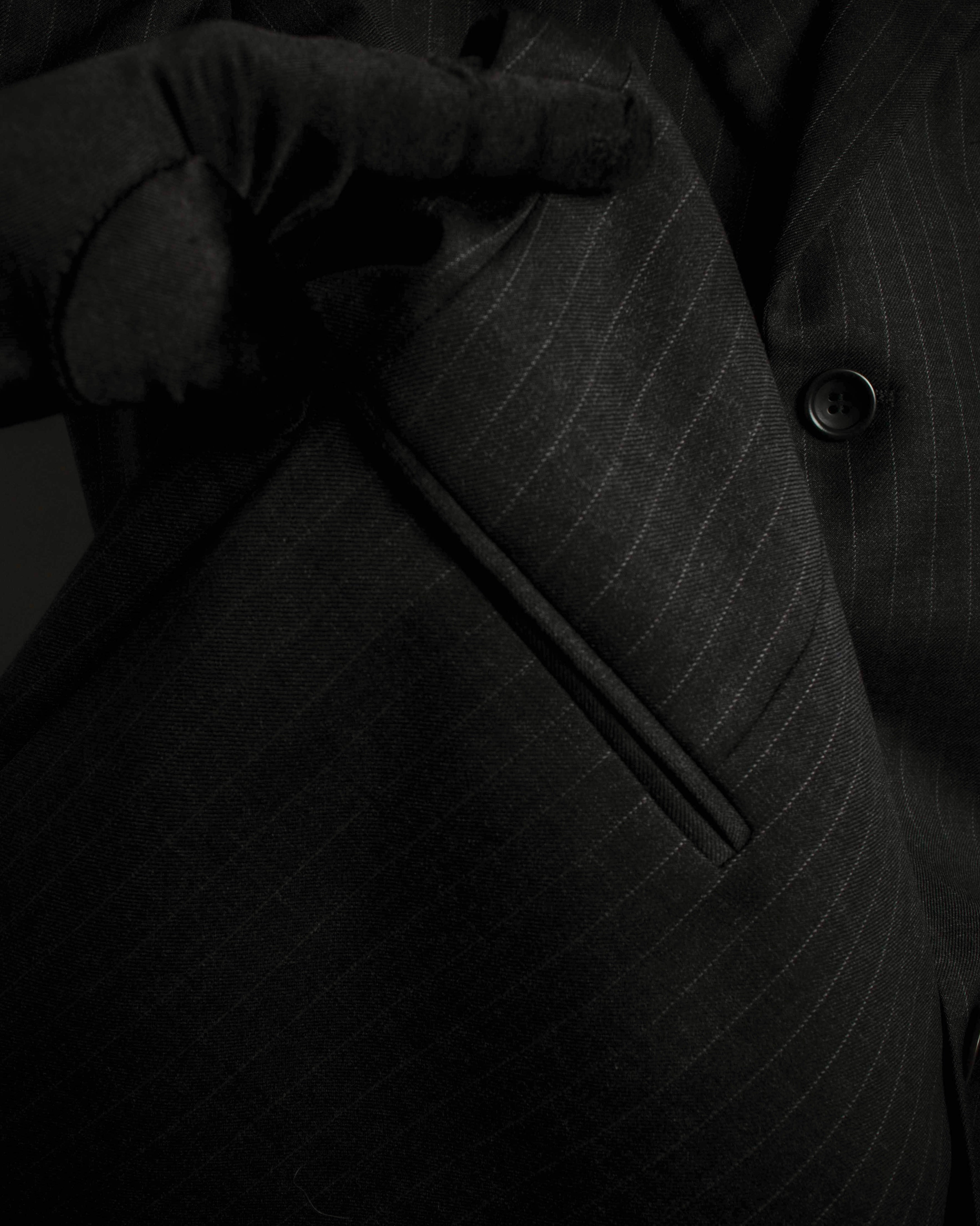 "ARMANI COLLEZIONI" Classic Italian tailoring stripe pattern set up