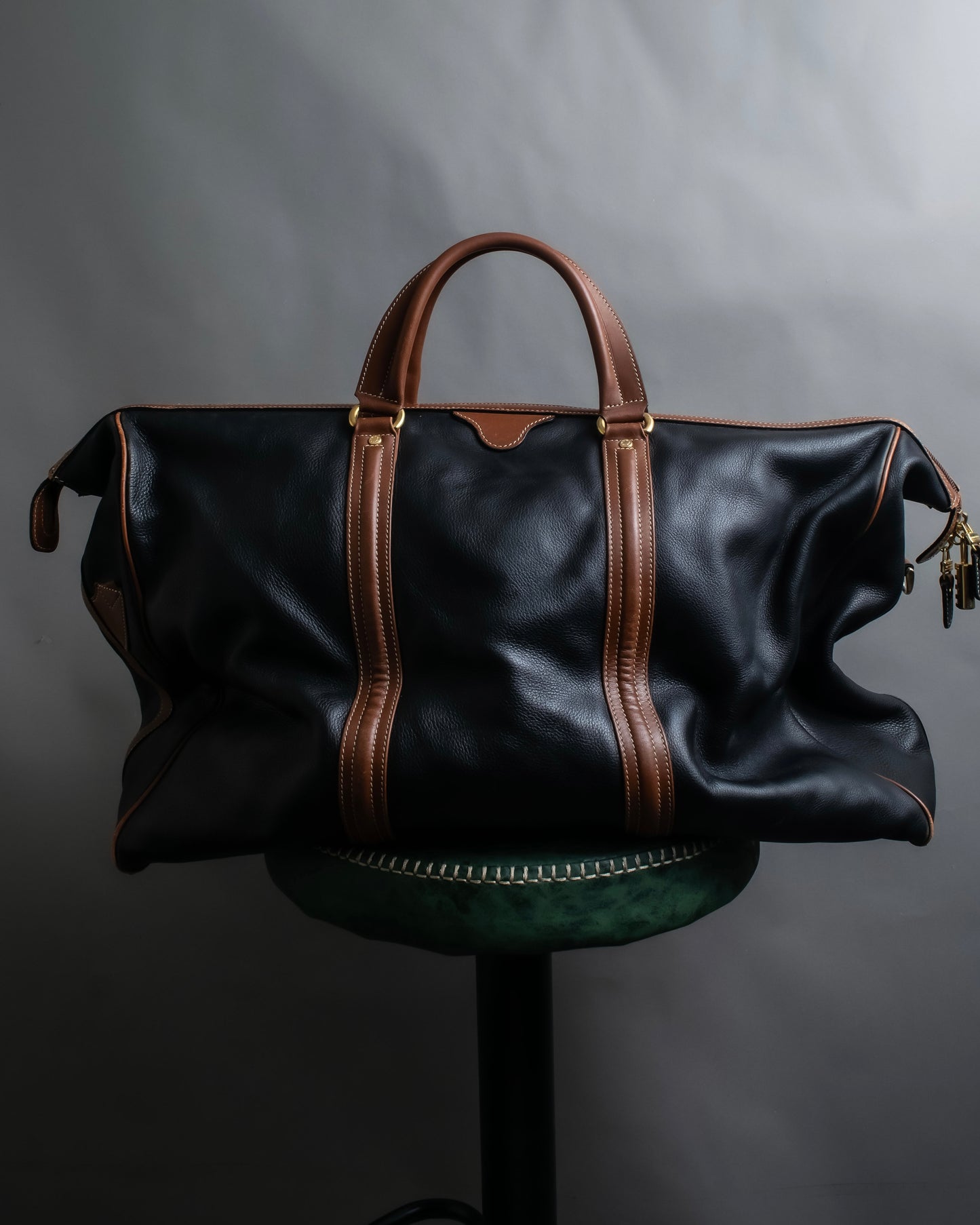 "BALENCIAGA" Leather piping one handle boston bag