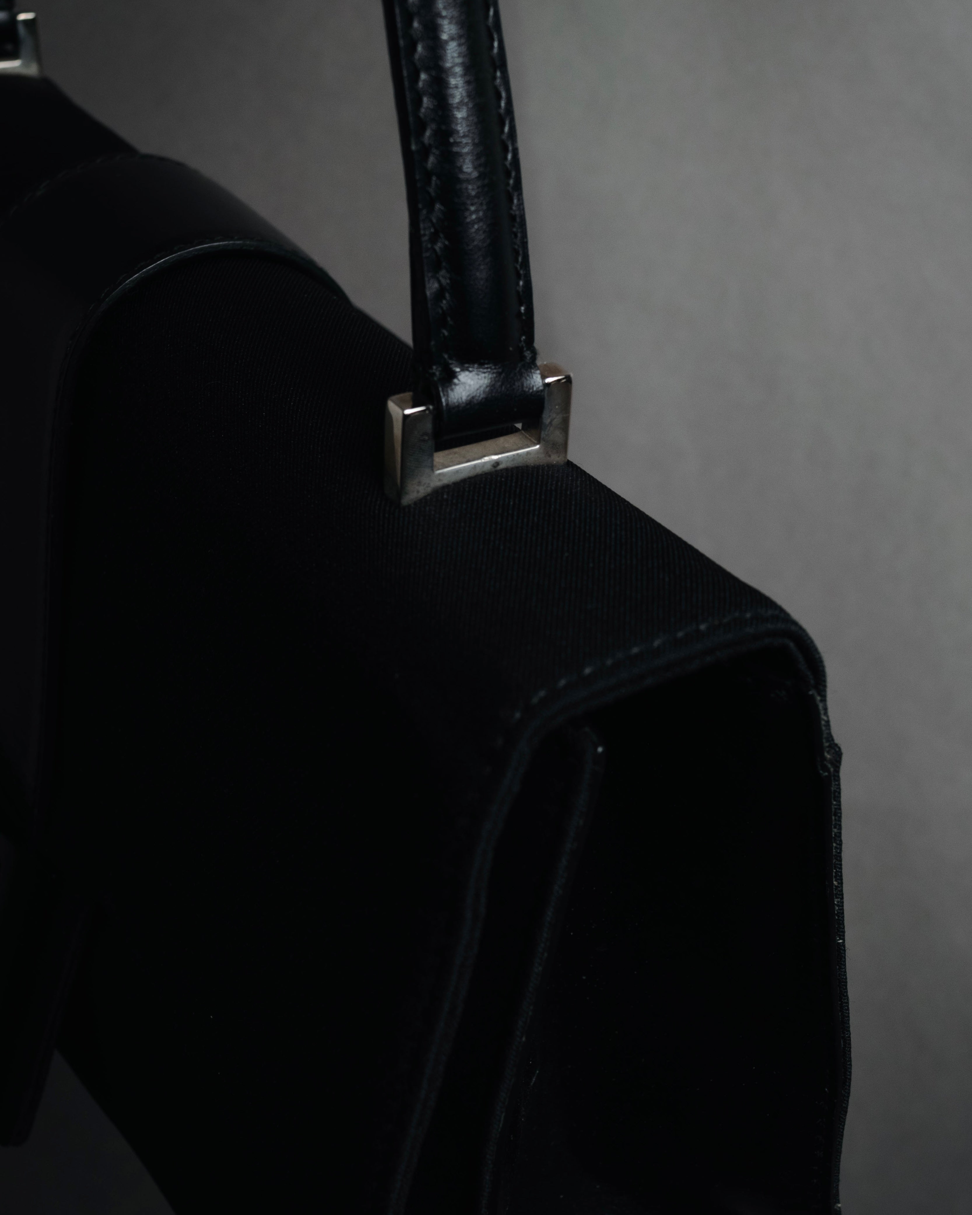 "Salvatore Ferragamo" 90’s-00’s Archive shoe embossed leather shoulder bag