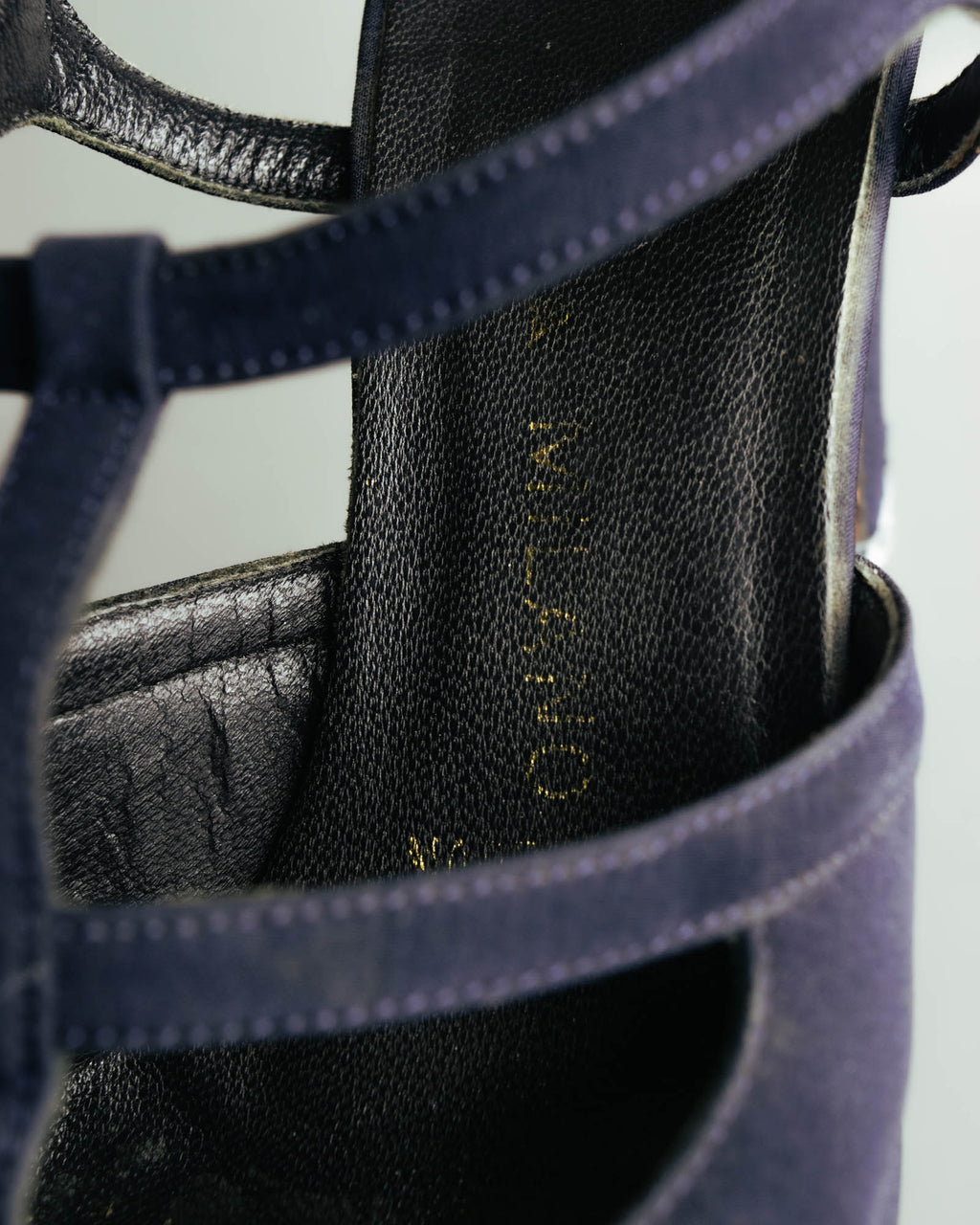 "PRADA" 90's-00's Dark navy t-strap pumps