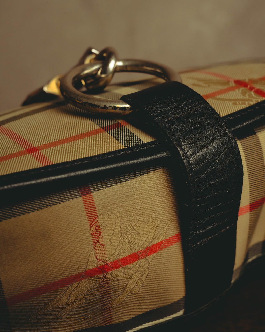 “Burberrys” 80’s-90’s Shadow horse check saddle shoulder bag