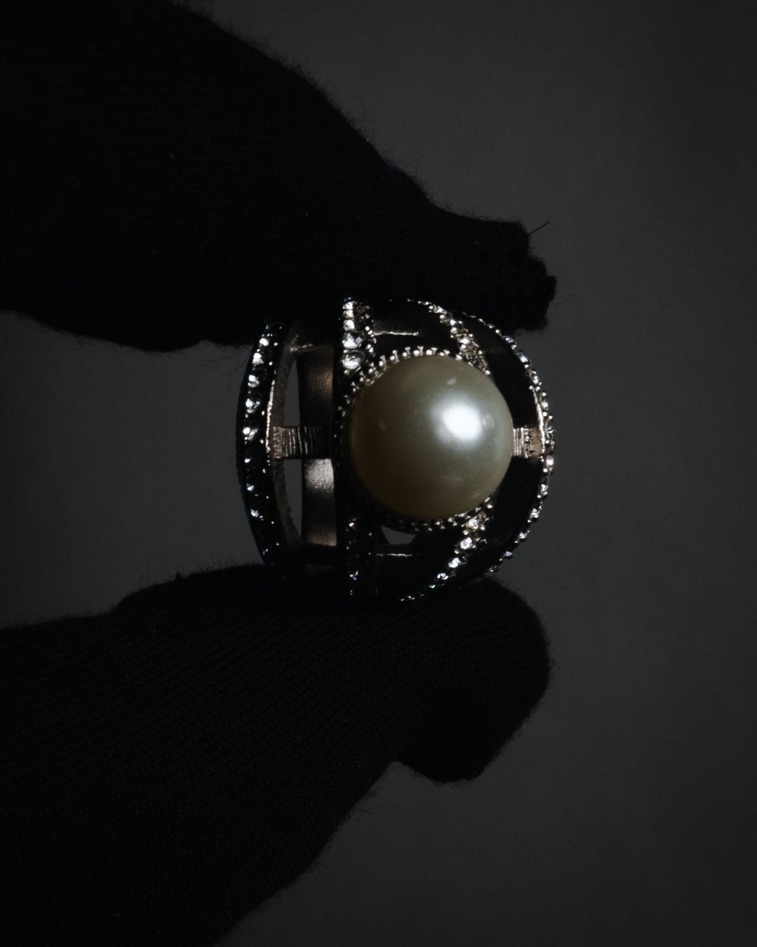 –SPECIAL– "CHANEL" 2016AW Pearl cage pavé statement ring