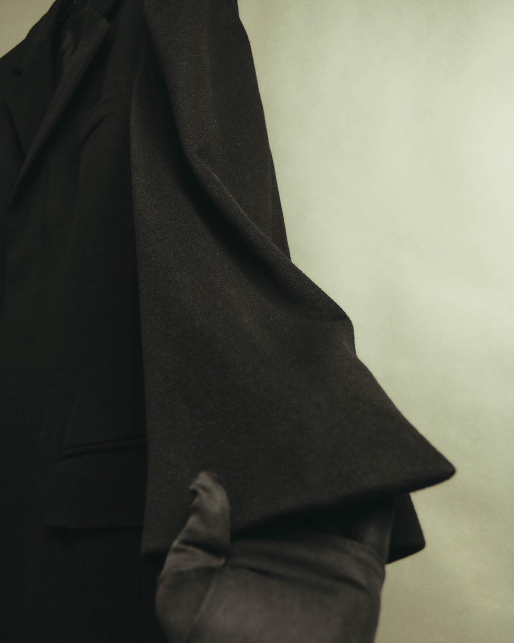 –SPECIAL– “GUCCI” 90’s Tom Ford era concealed-front wool long chester coat