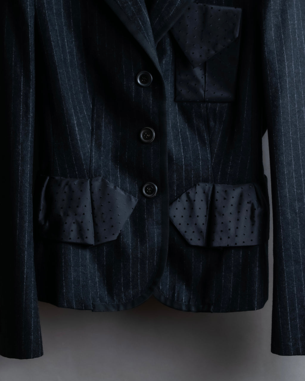 "MOSCHINO" Chalk stripe pattern separate fabric docking tailored jacket