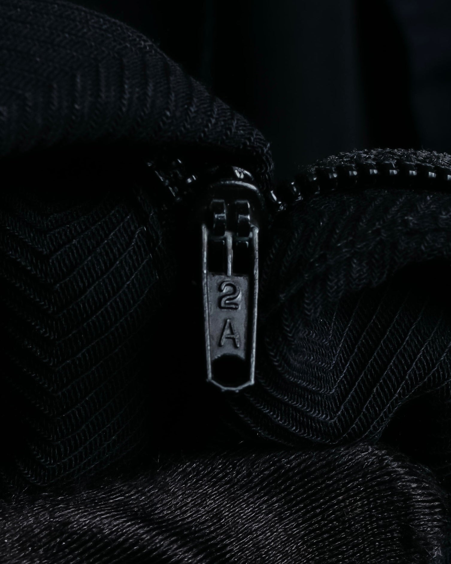 "ARMANI COLLEZIONI" Herringbone weave classical detail set up