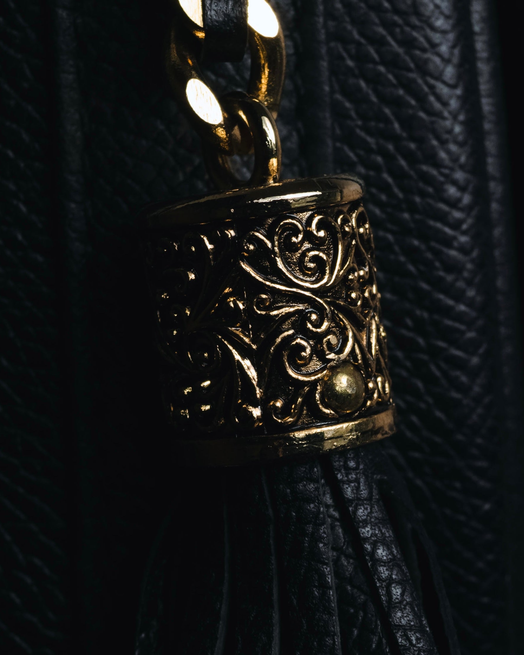 "VALENTINO GARAVANI" 80’s-90’s baroque hardware saddle shoulder bag