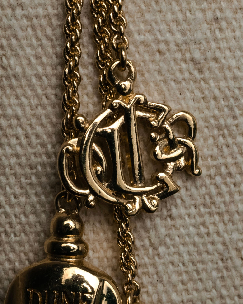 “Christian Dior” 90’s Dune charm long necklace