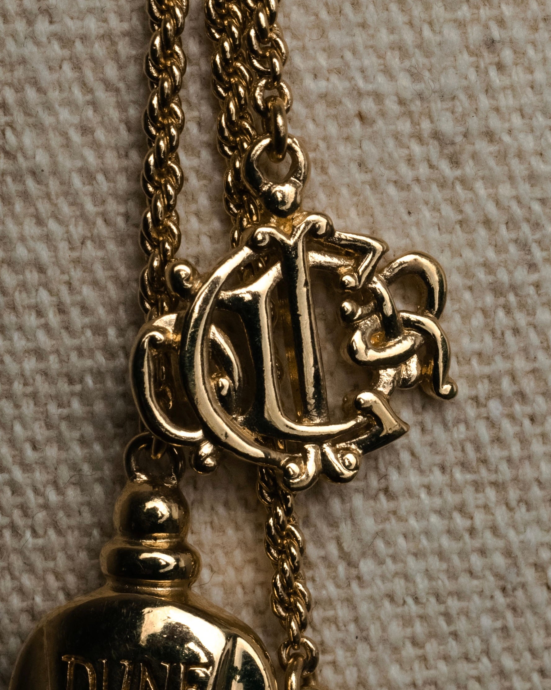 “Christian Dior” 90’s Dune charm long necklace