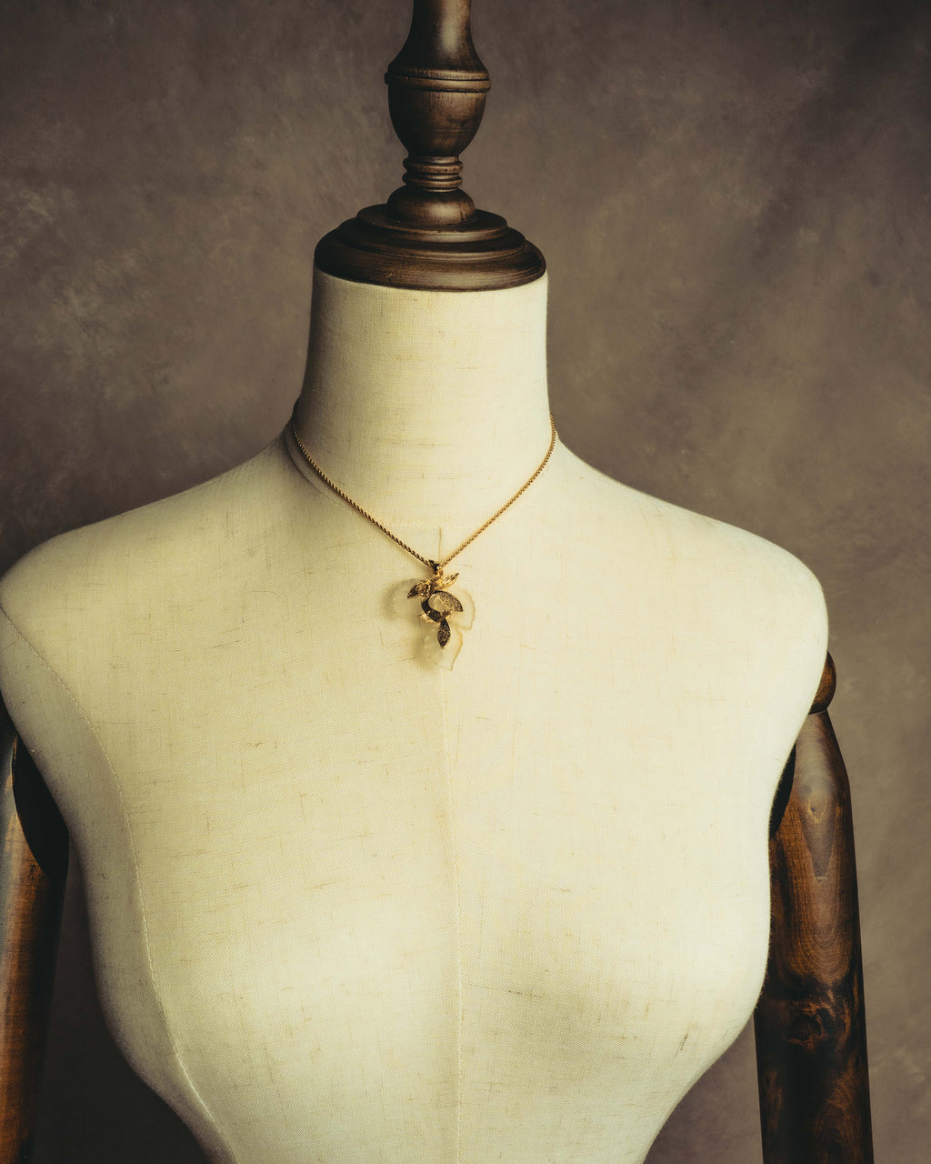 "Christian Dior" 70's-80's Sculptural leaf pendant necklace