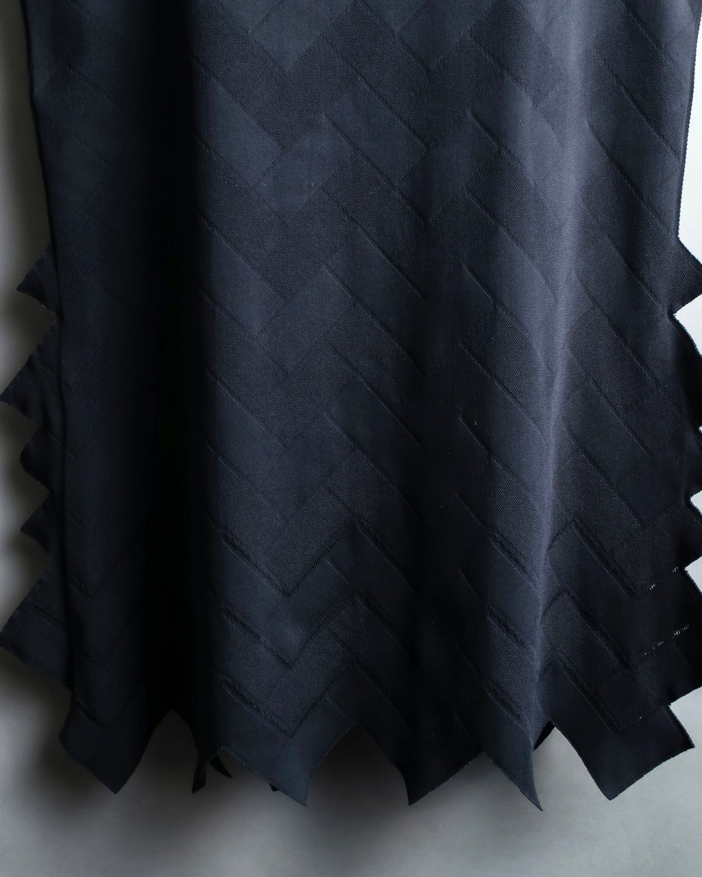 "PLEATS PLEASE ISSEY MIYAKE" 

Meander sleeveless tops