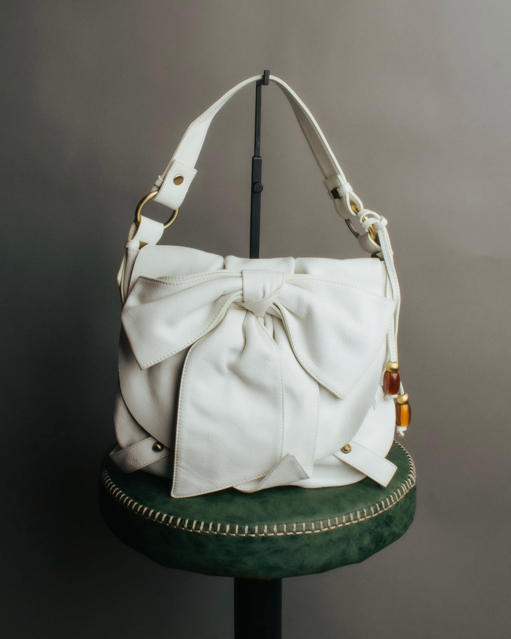 -SPECIAL- “Yves Saint Laurent” 2004-2011 Pilati era bow leather shoulder bag