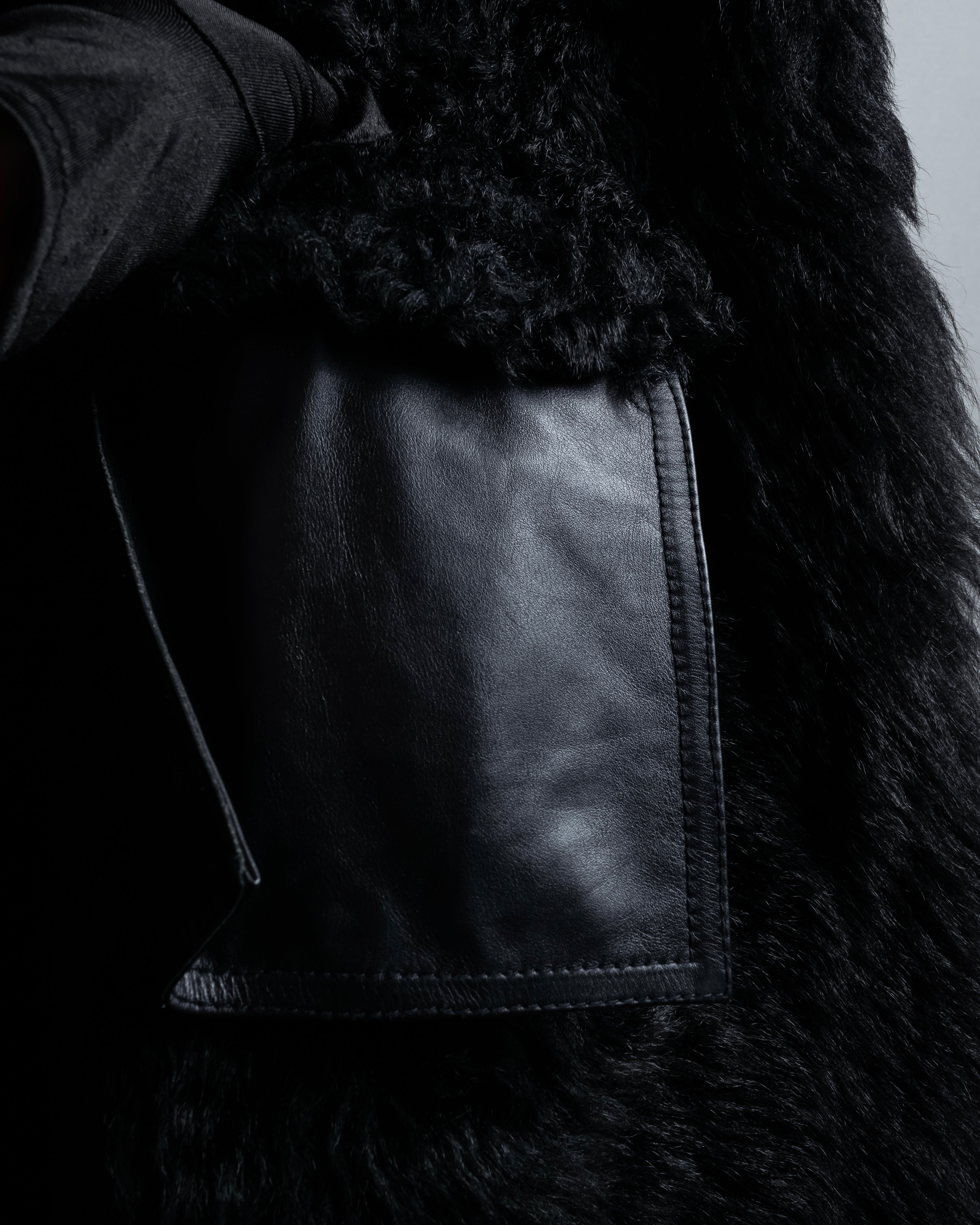 -SPECIAL- "GUCCI" 90's-00's Leather combination fur long coat