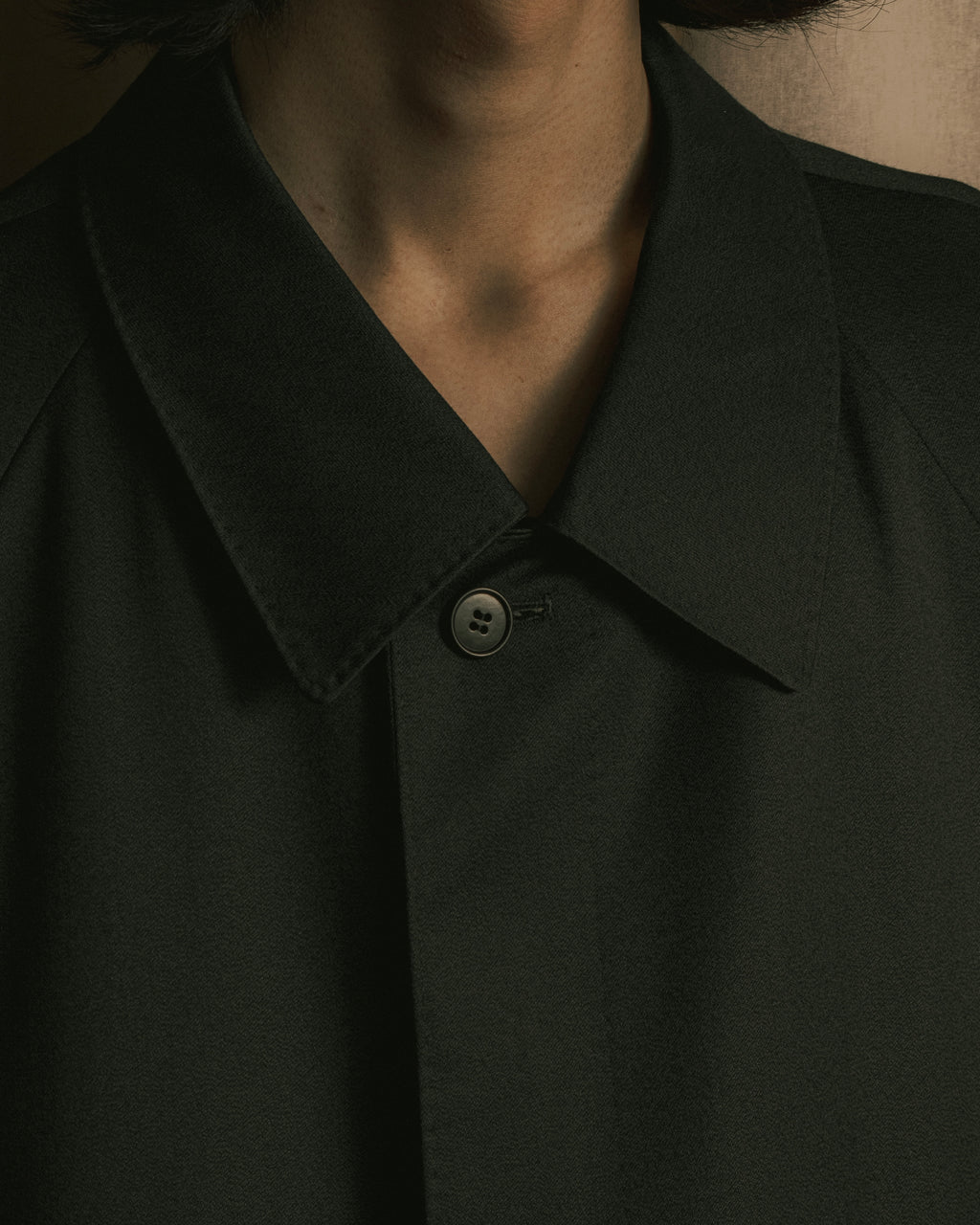 “Yves Saint Laurent” 90’s clean fly-front bal collar coat