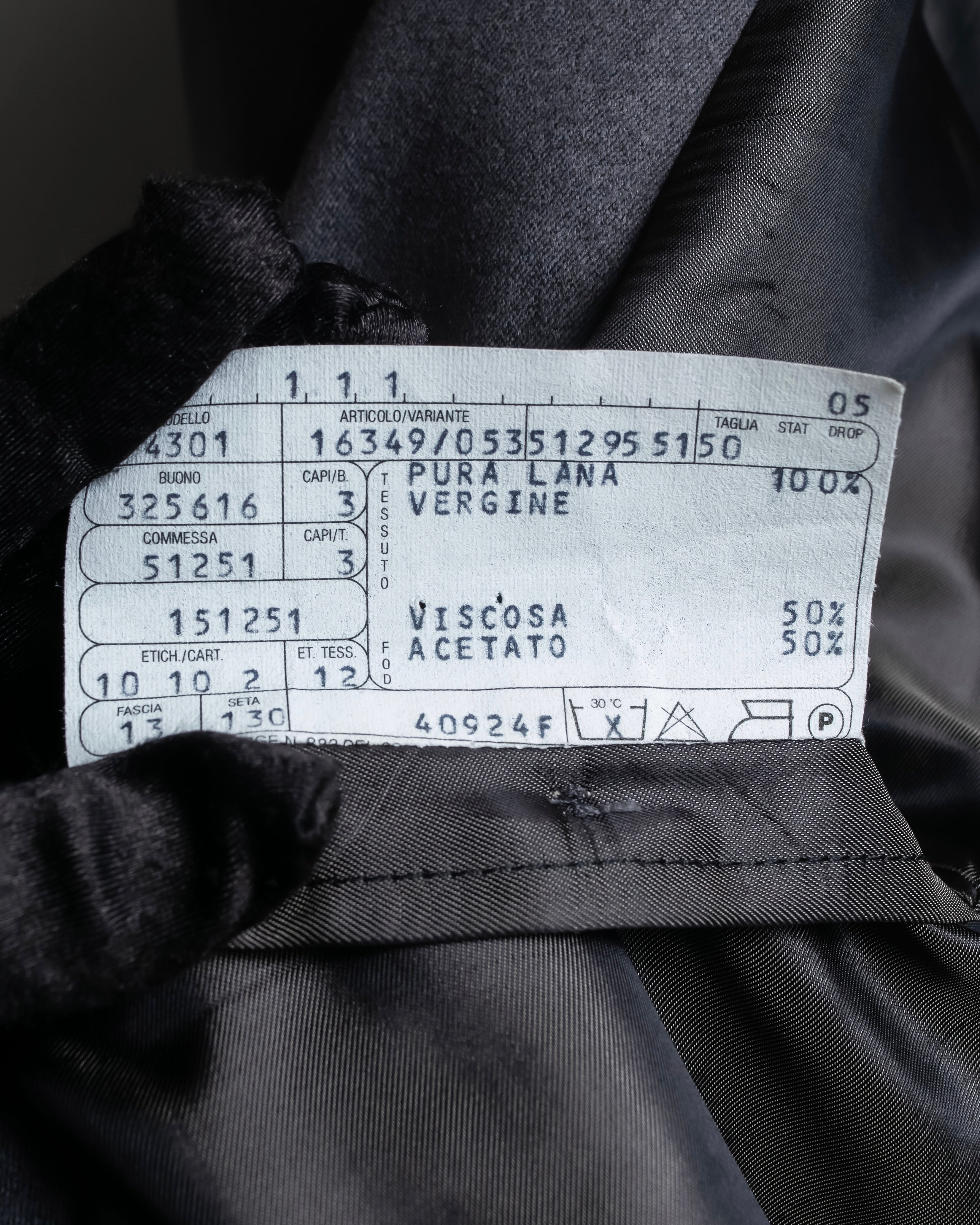 Vintage shoulder construction peak lapel tailored jacket