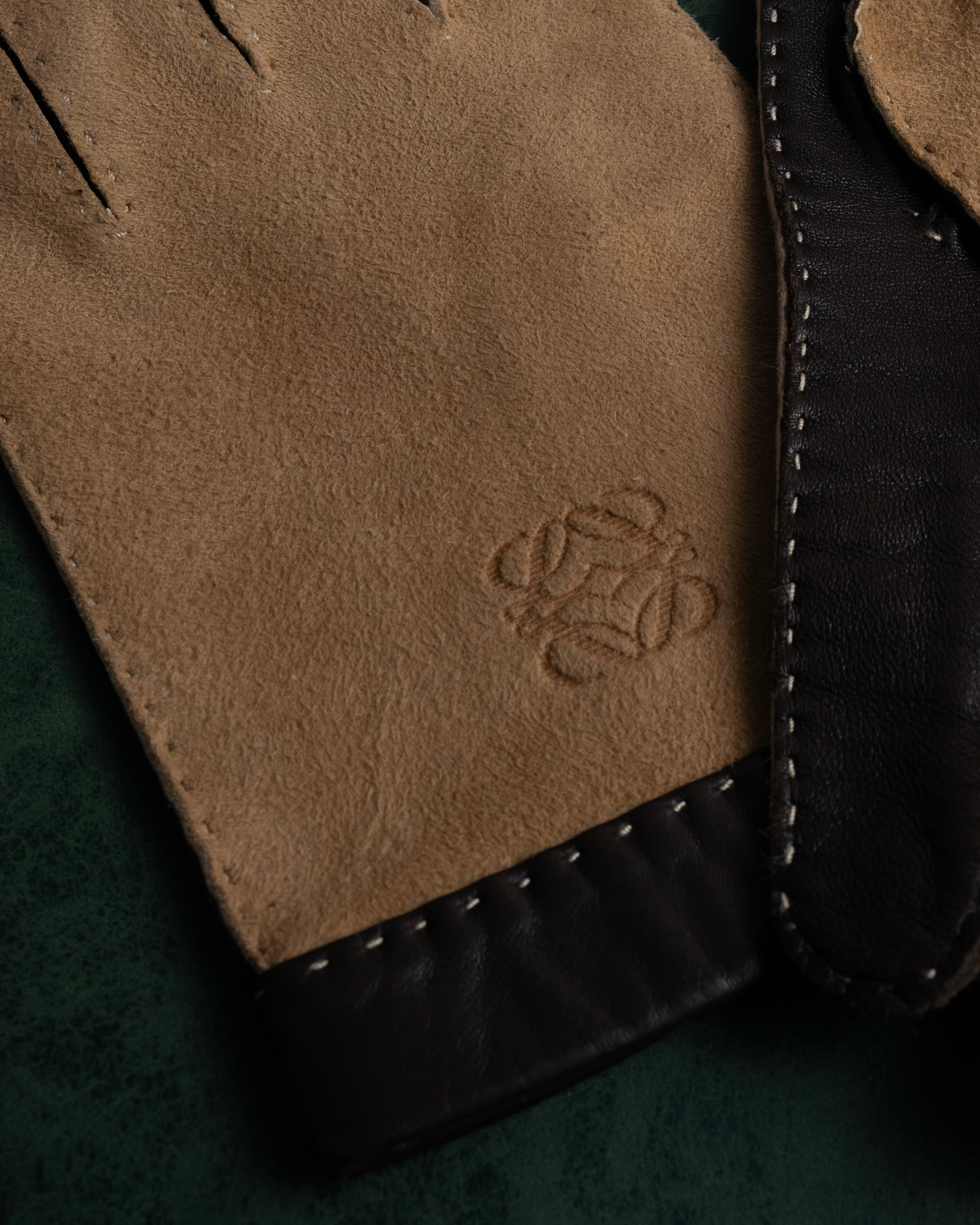"LOEWE" Logo engraved combination leather gloves