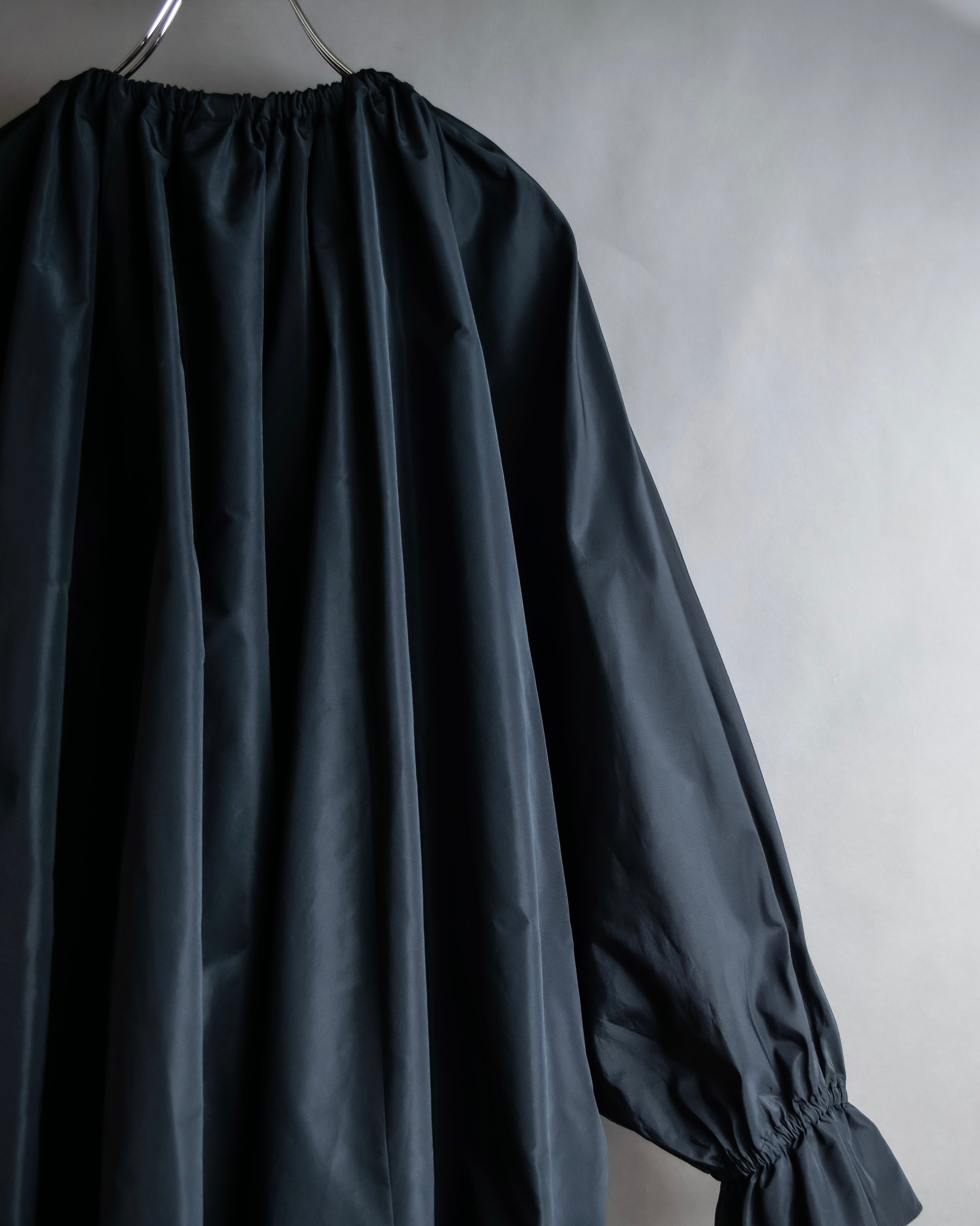 "PATOU" Ribbon shirring design poncho dress