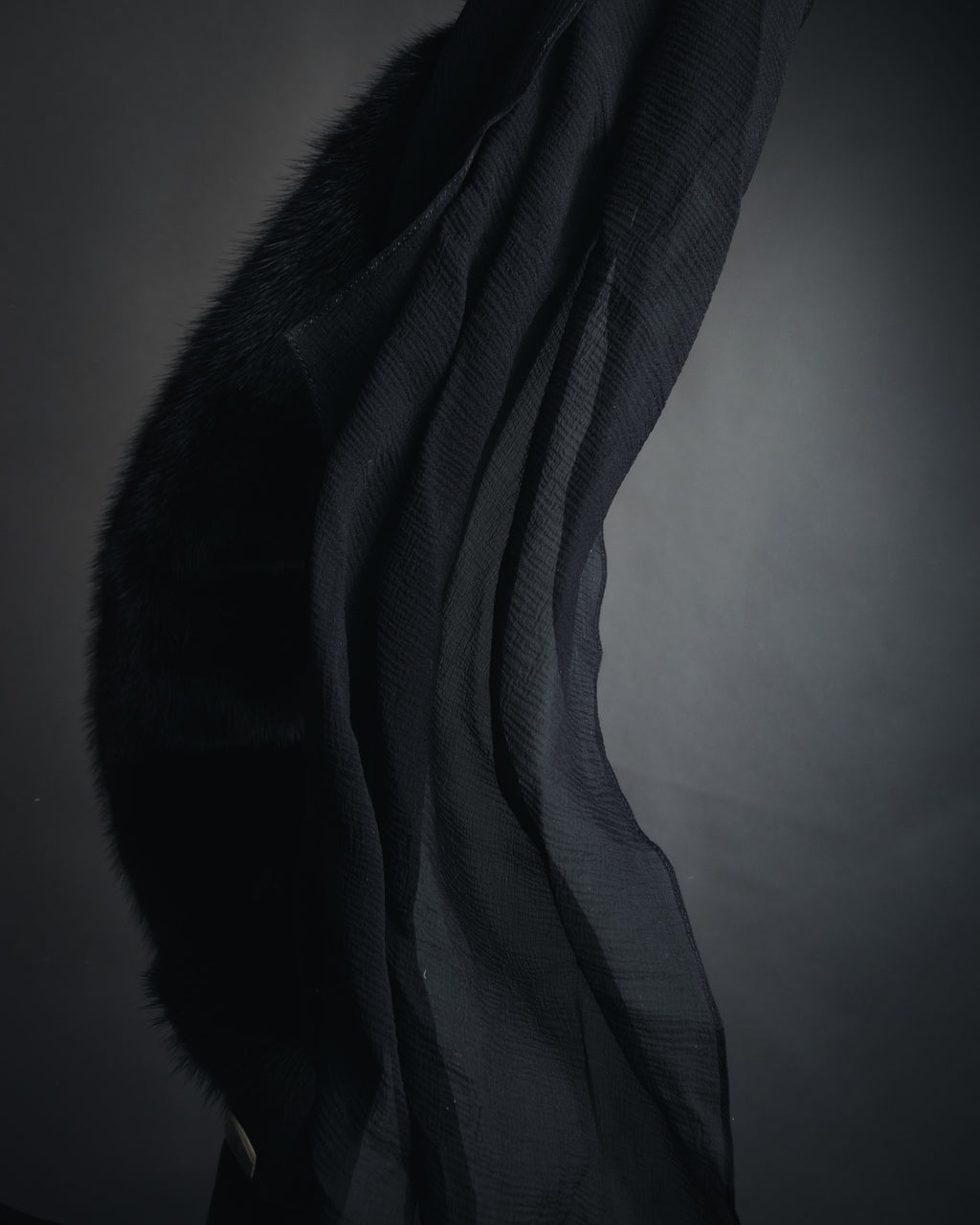 –SPECIAL– "HERMES"
98-03’s mink fur chiffon bow tippet