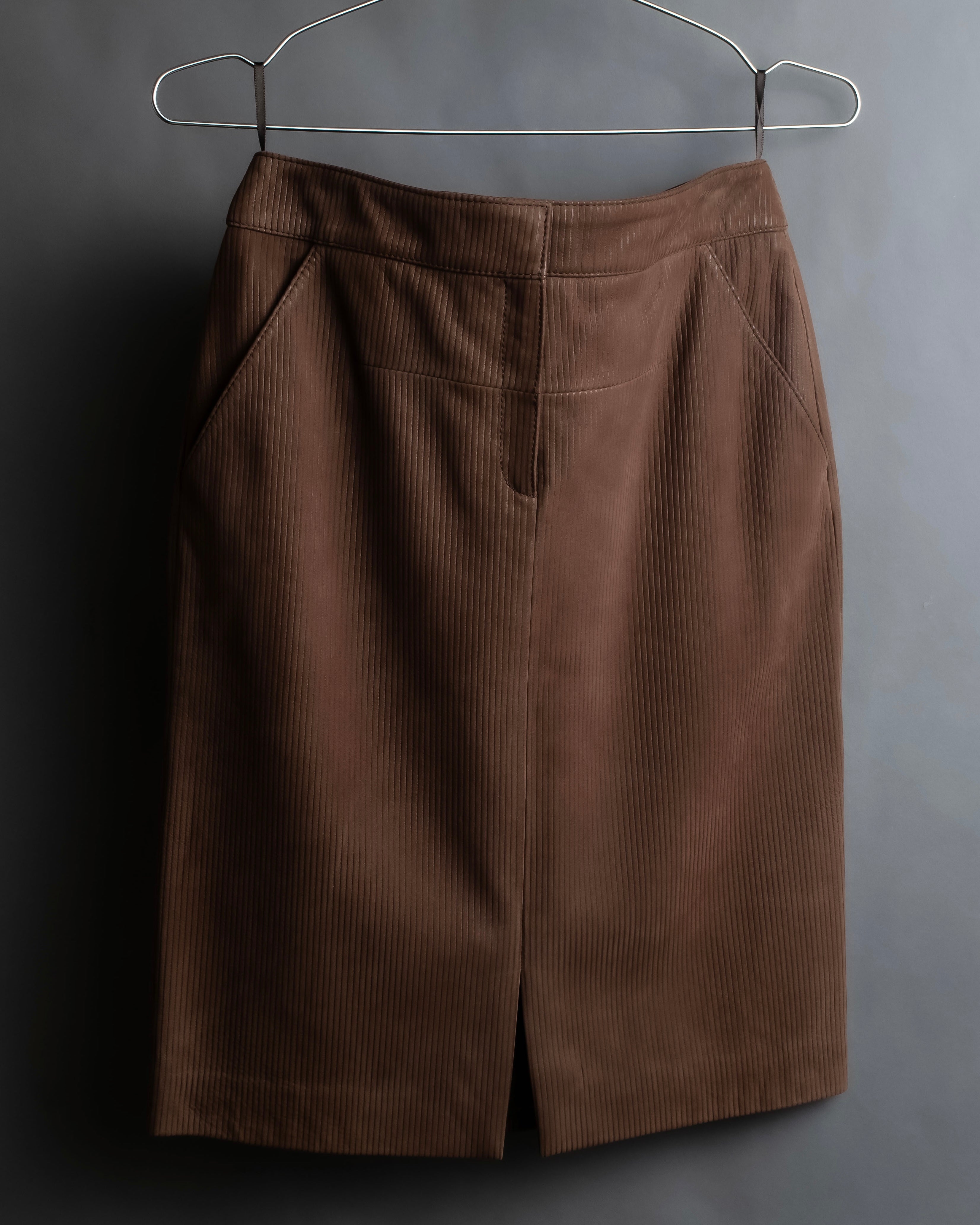 "LOEWE" Three-dimensional ribbed lamb leather set up