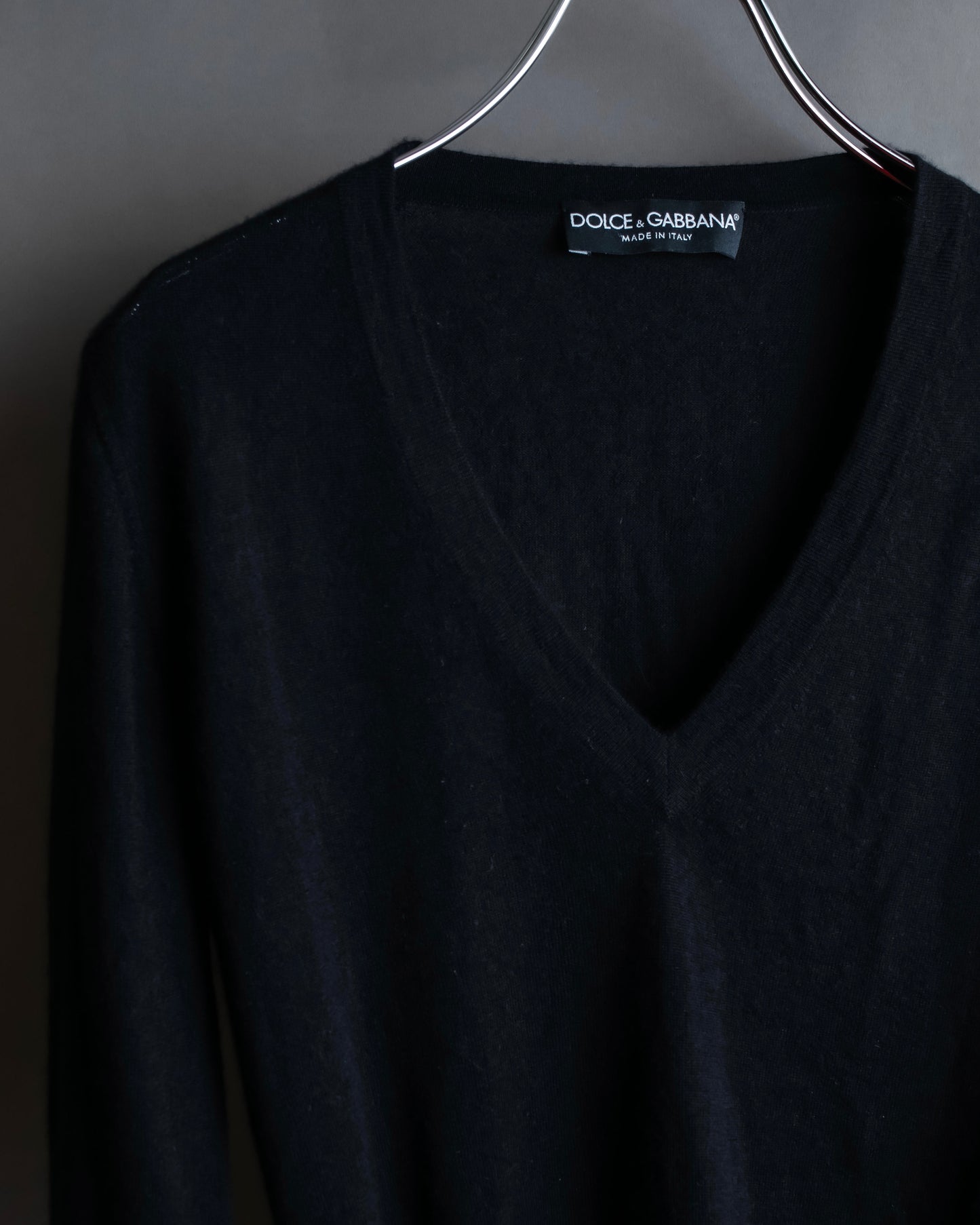 “Dolce&Gabbana”  100% cashmere V neck shape knit pullover