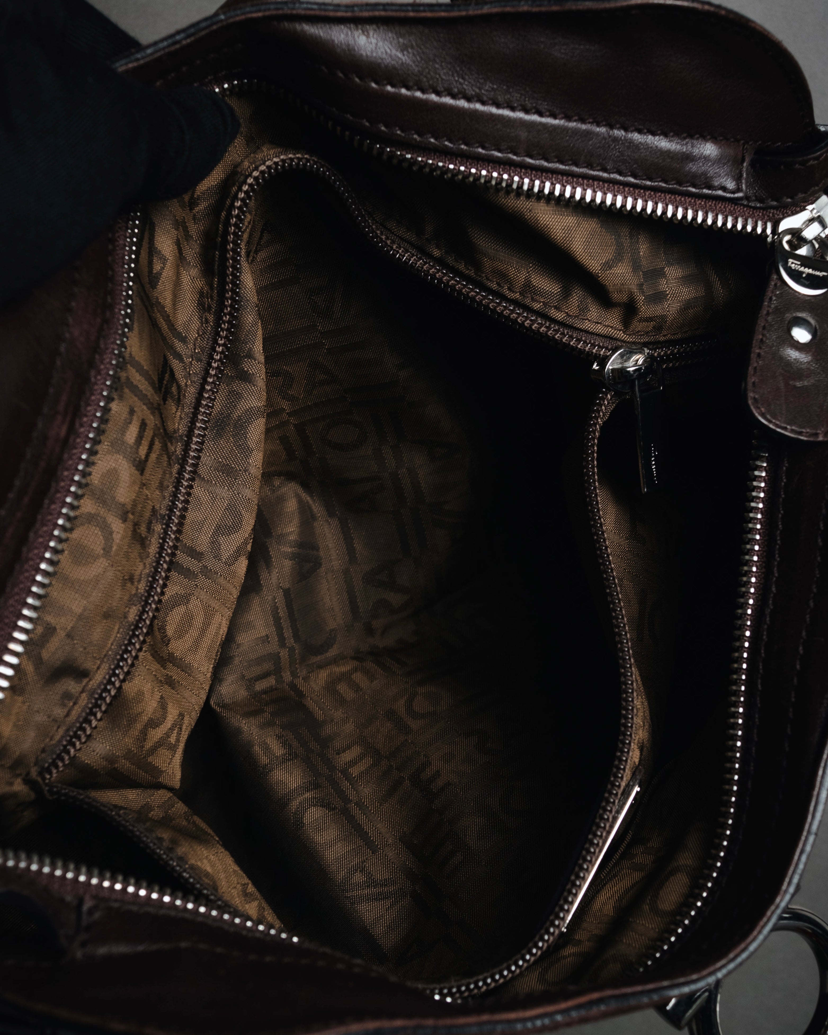 "Salvatore Ferragamo" 00’s suede gancini gathered bowling bag