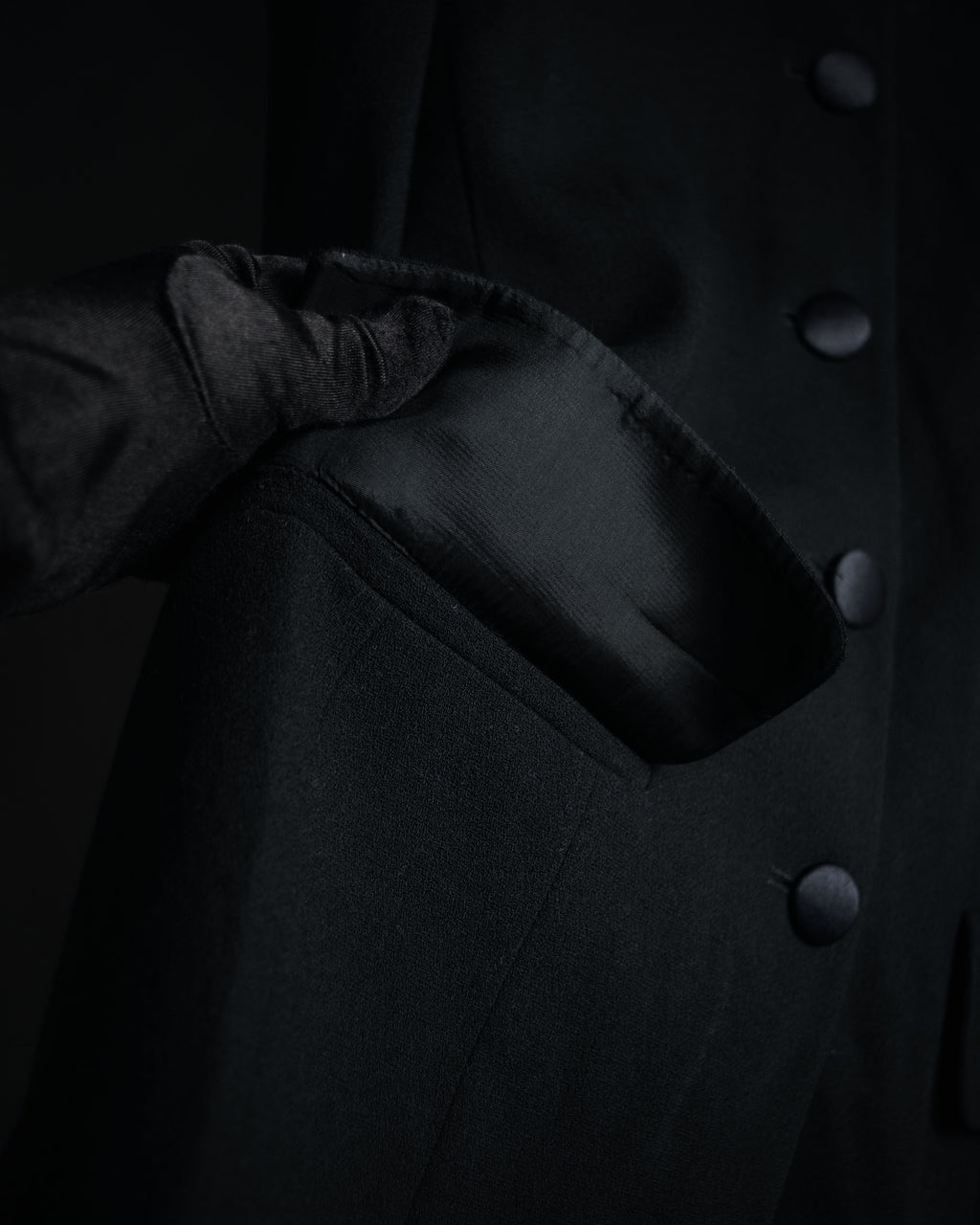 –SPECIAL– “FENDI” 90’s Embroidered collar long tailored jacket