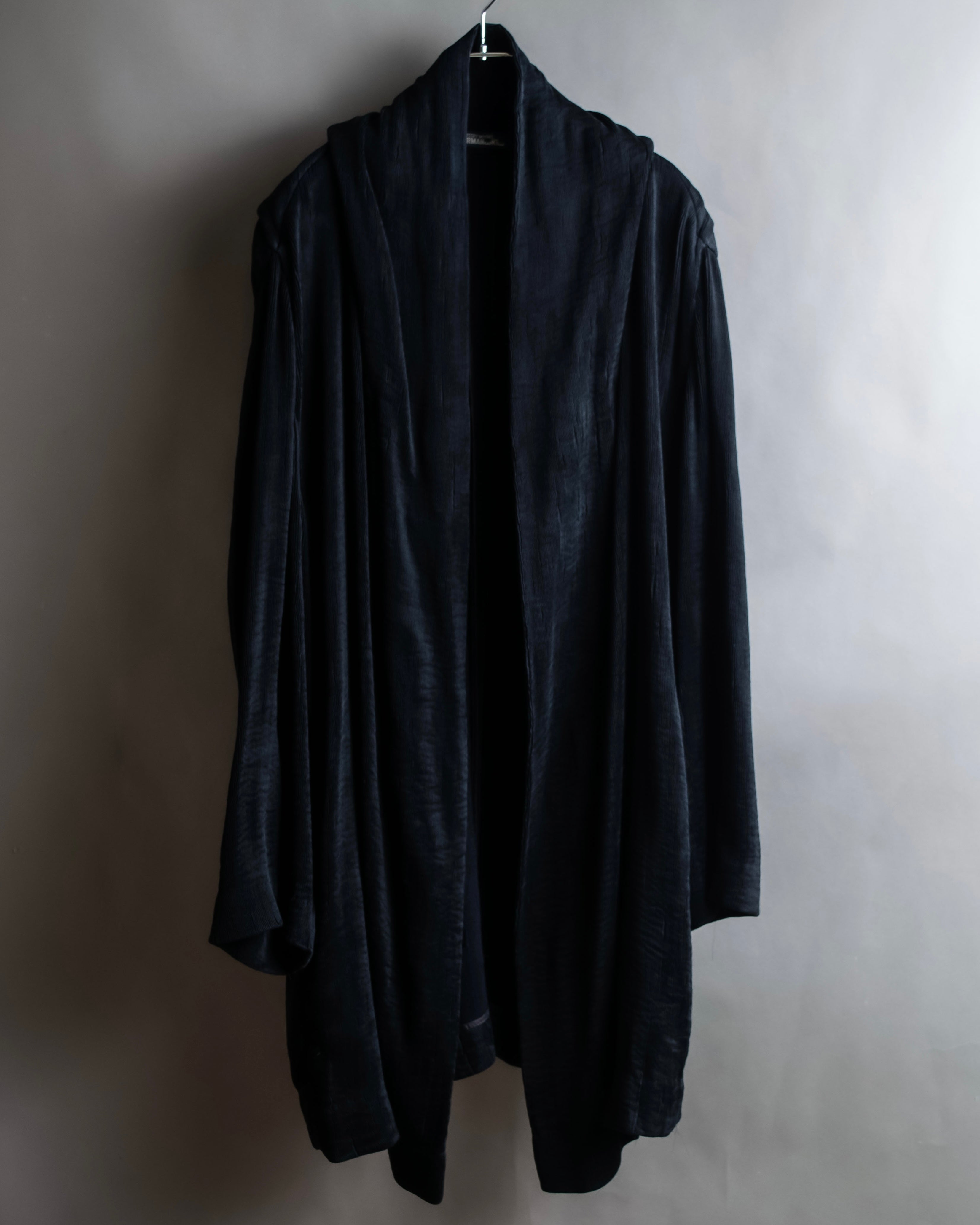 "ISSEY MIYAKE PERMANENT" Large shawl collar silk long cardigan