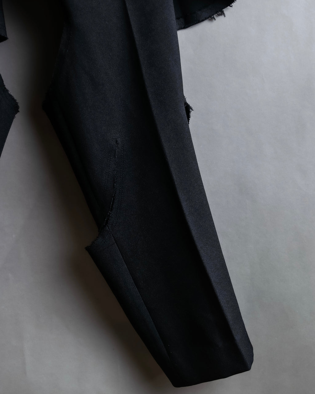 "COMME des GARCONS HOMME PLUS" 19SS Cut-off design slacks