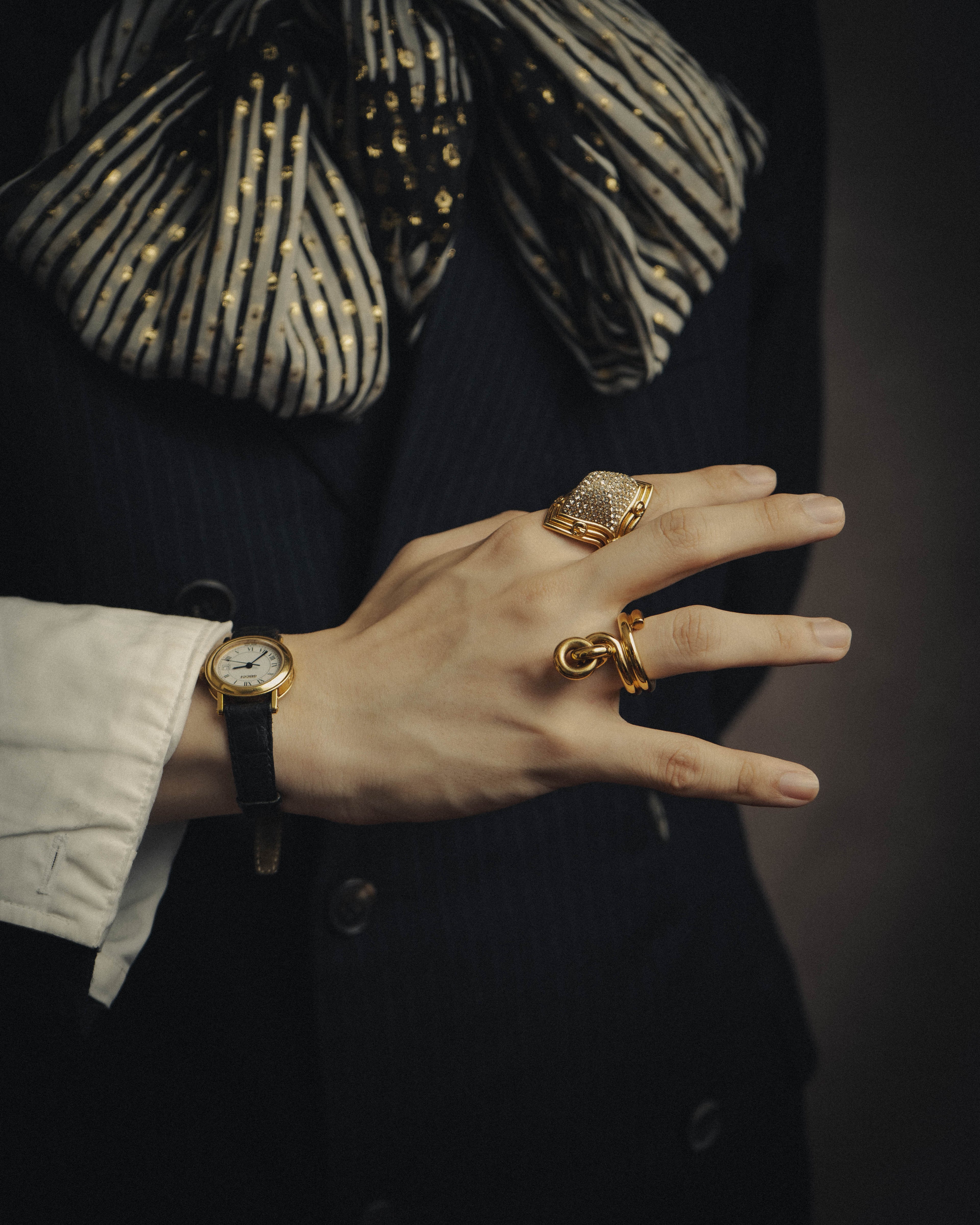 -SPECIAL- “BOTTEGA VENETA” 2021-2025 Gold tone sculptural knot ring