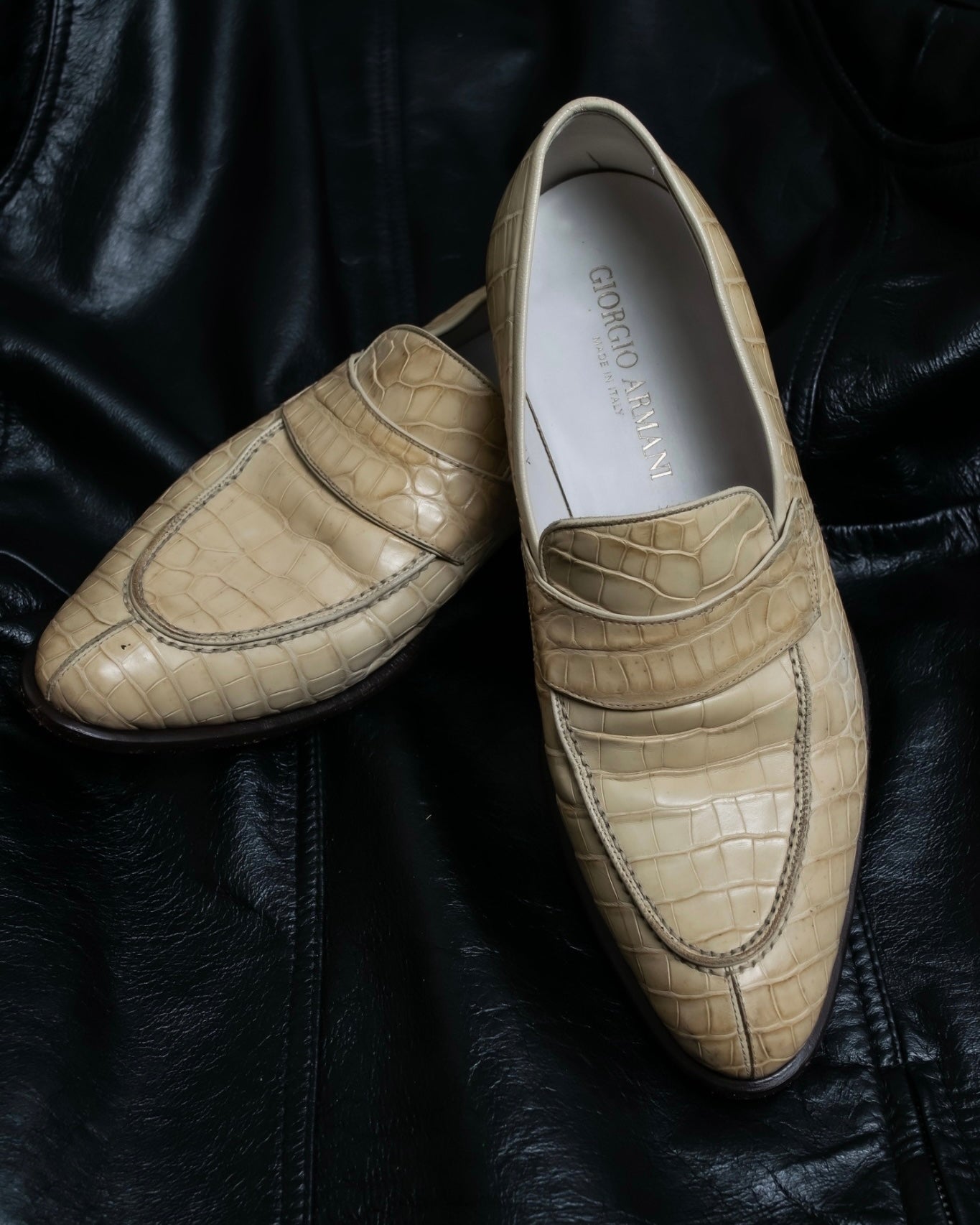 "GIORGIO ARMANI"Off-white crocodile leather loafers