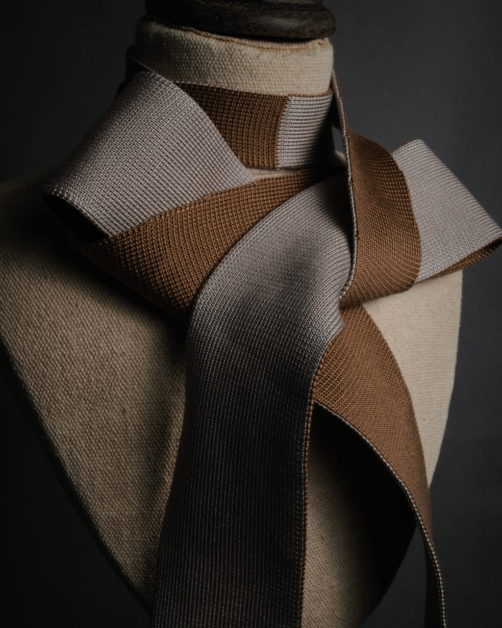 “HERMES” 10’s-20’s Bicolor silk knit tie