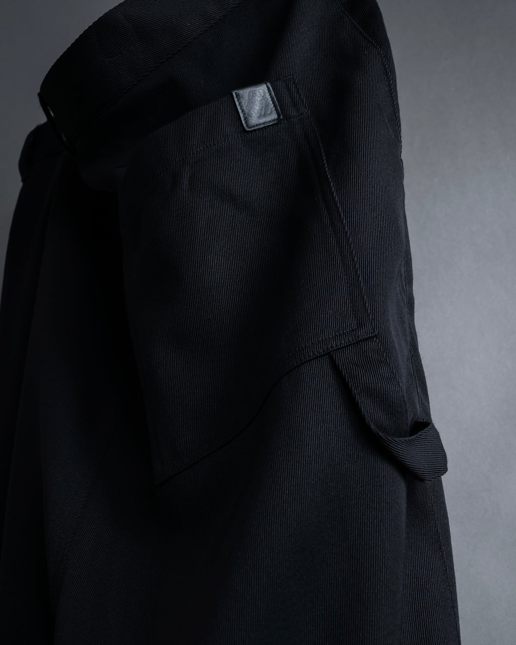 "LOEWE" Three-dimensional pattern design wide slacks