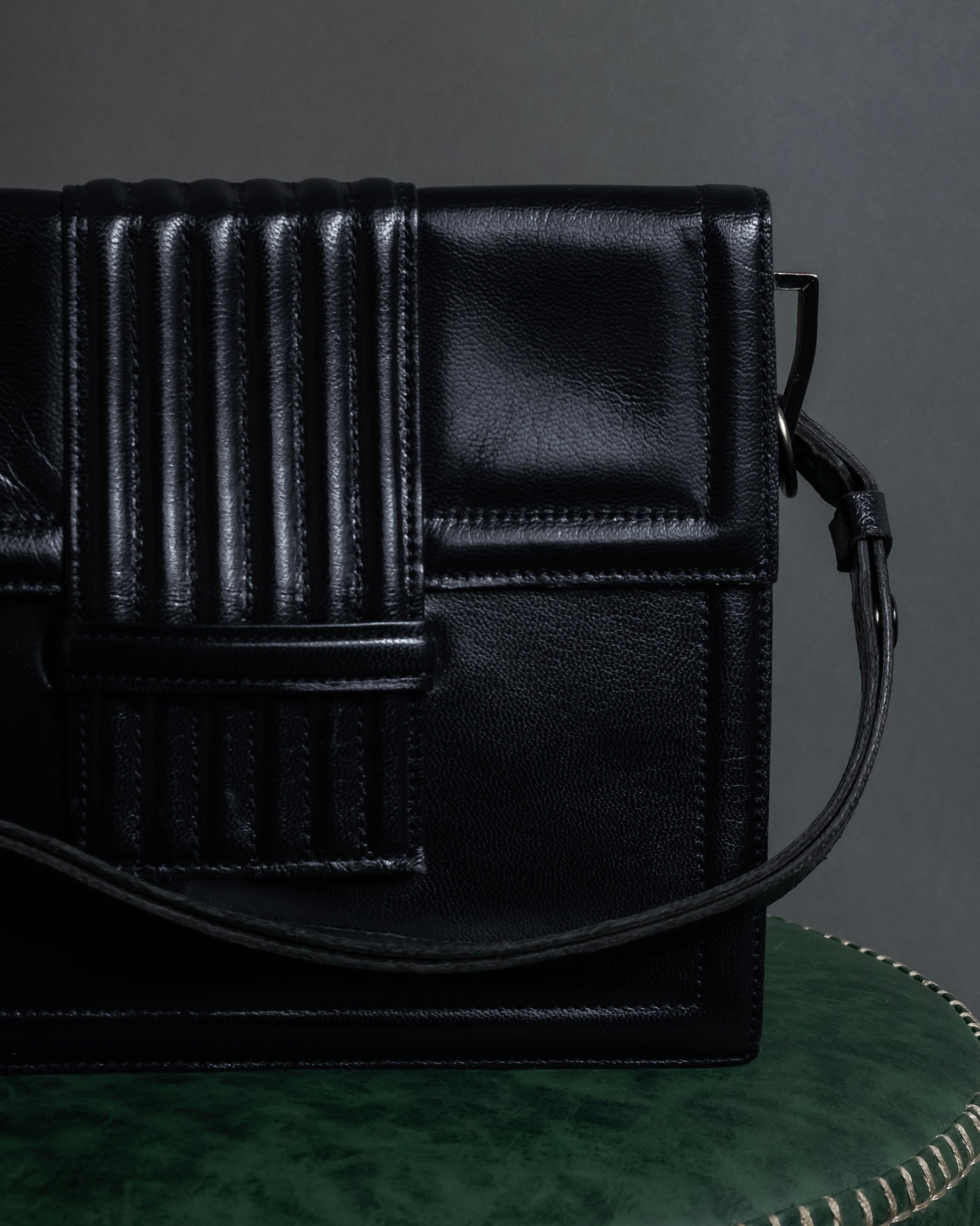 "YVES SAINT LAURENT" Straight ridge design square forum leather bag