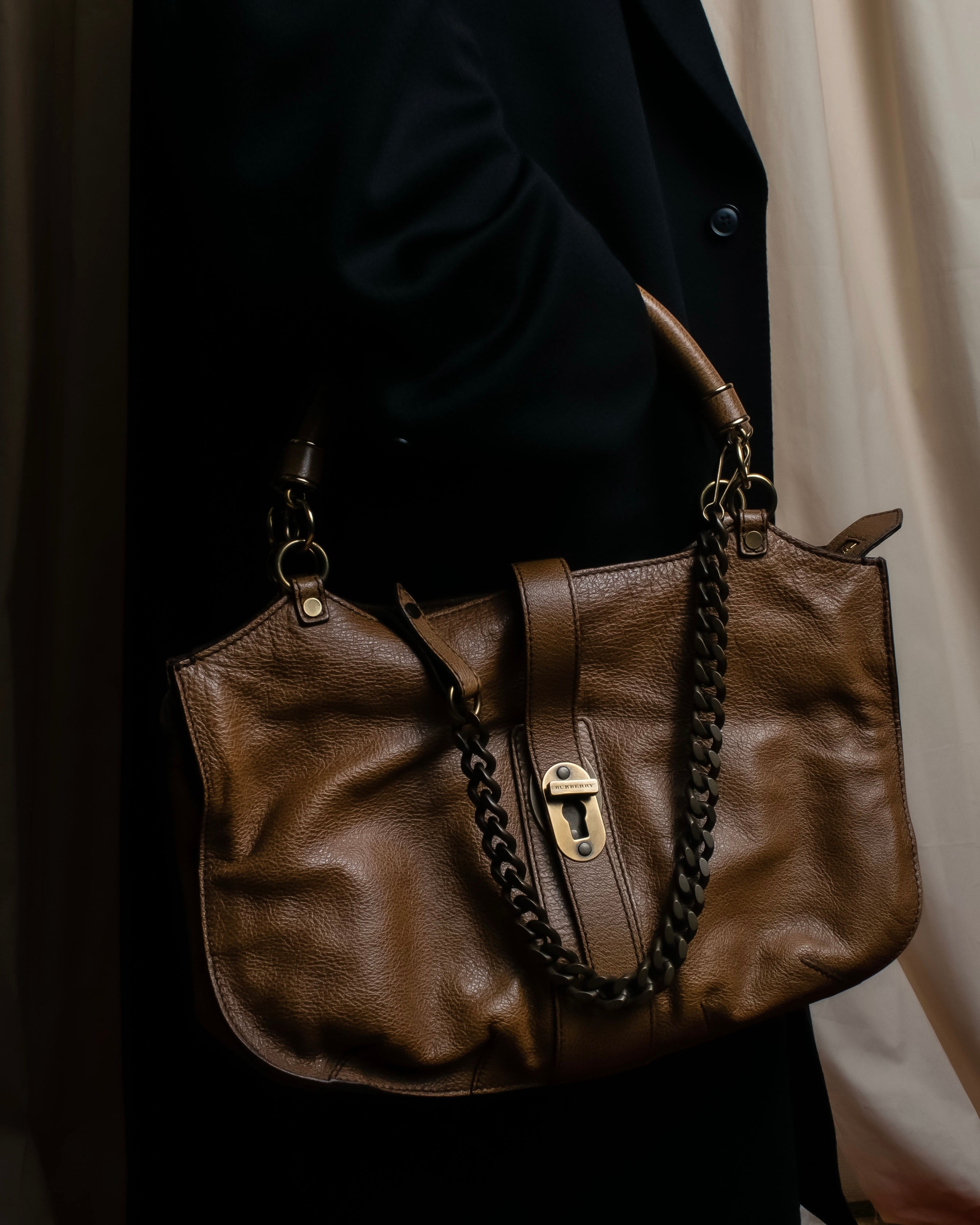 "BURBERRY" Chain design grained full grain leather shoulder bag