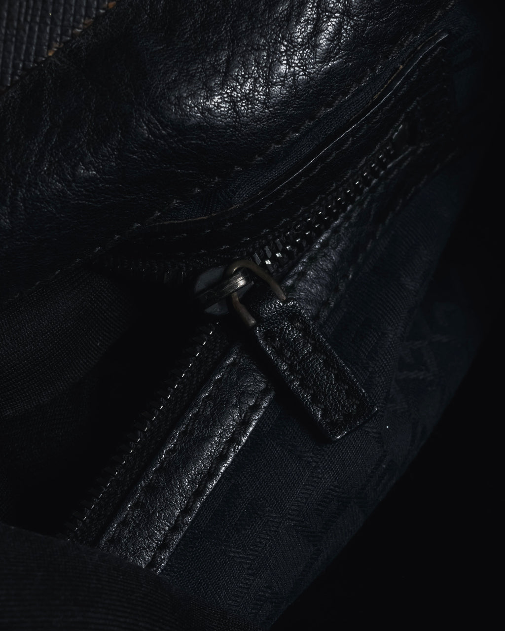 -SPECIAL- "GUCCI"
90’s-00’s Wood handle frame bag