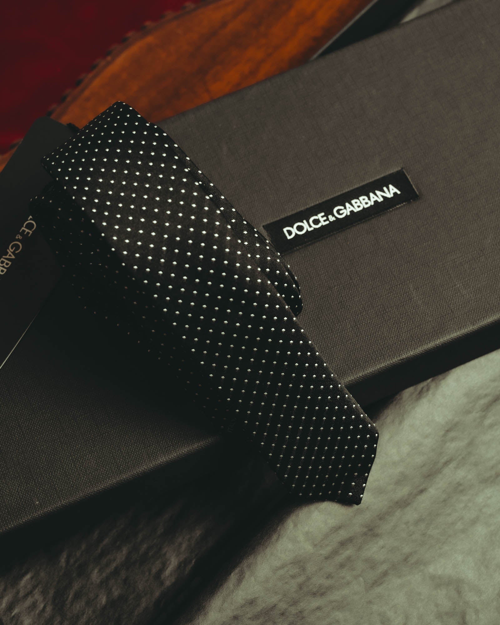 "Dolce & Gabbana" 10's-20's Slim polka dot silk necktie