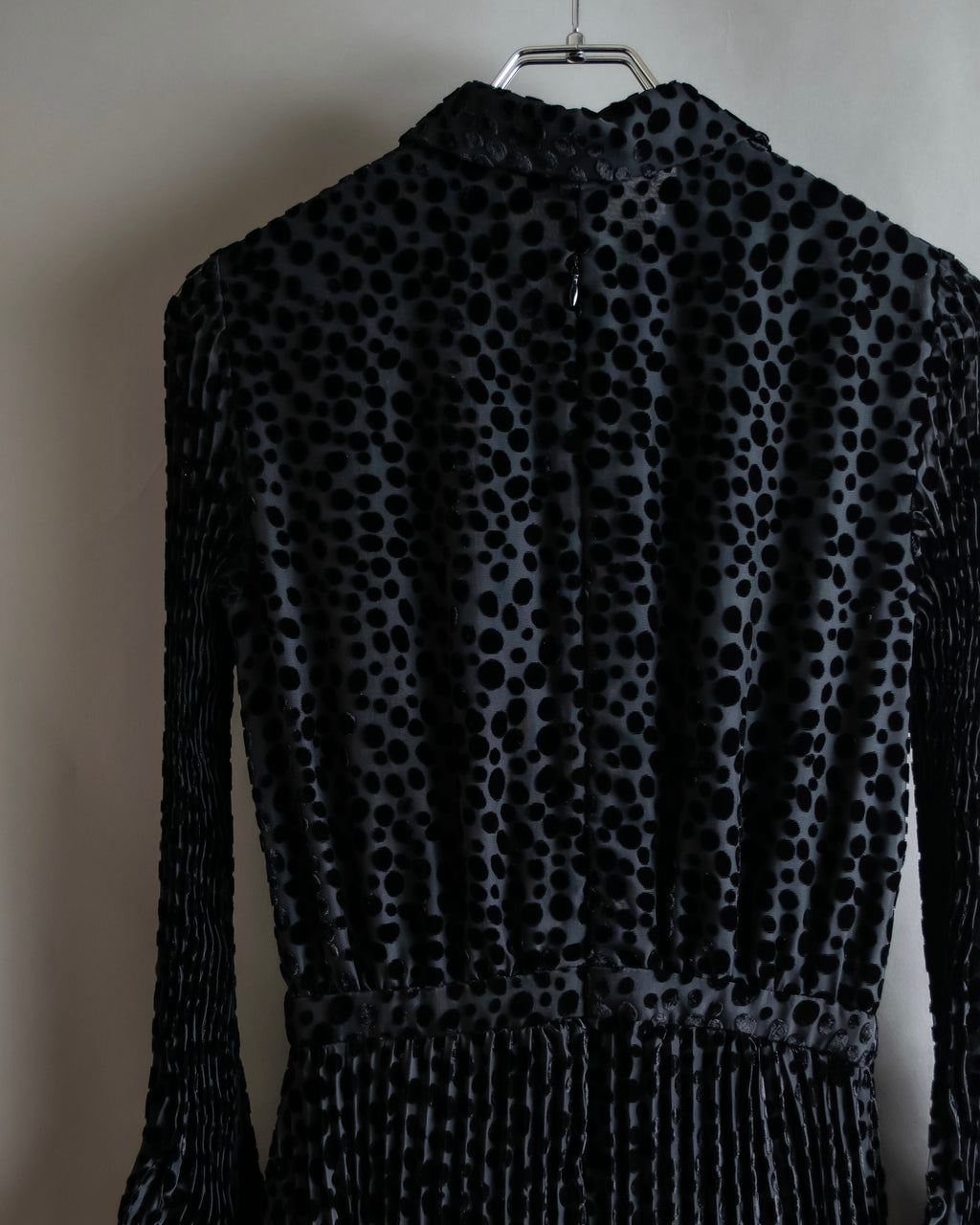 "EMPORIO ARMANI" Velvet dot beautiful pleated dress