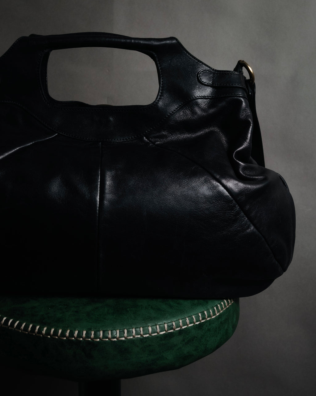 –SPECIAL– "Salvatore Ferragamo"
00’s Gancini ring-gathered nappa 2way bag