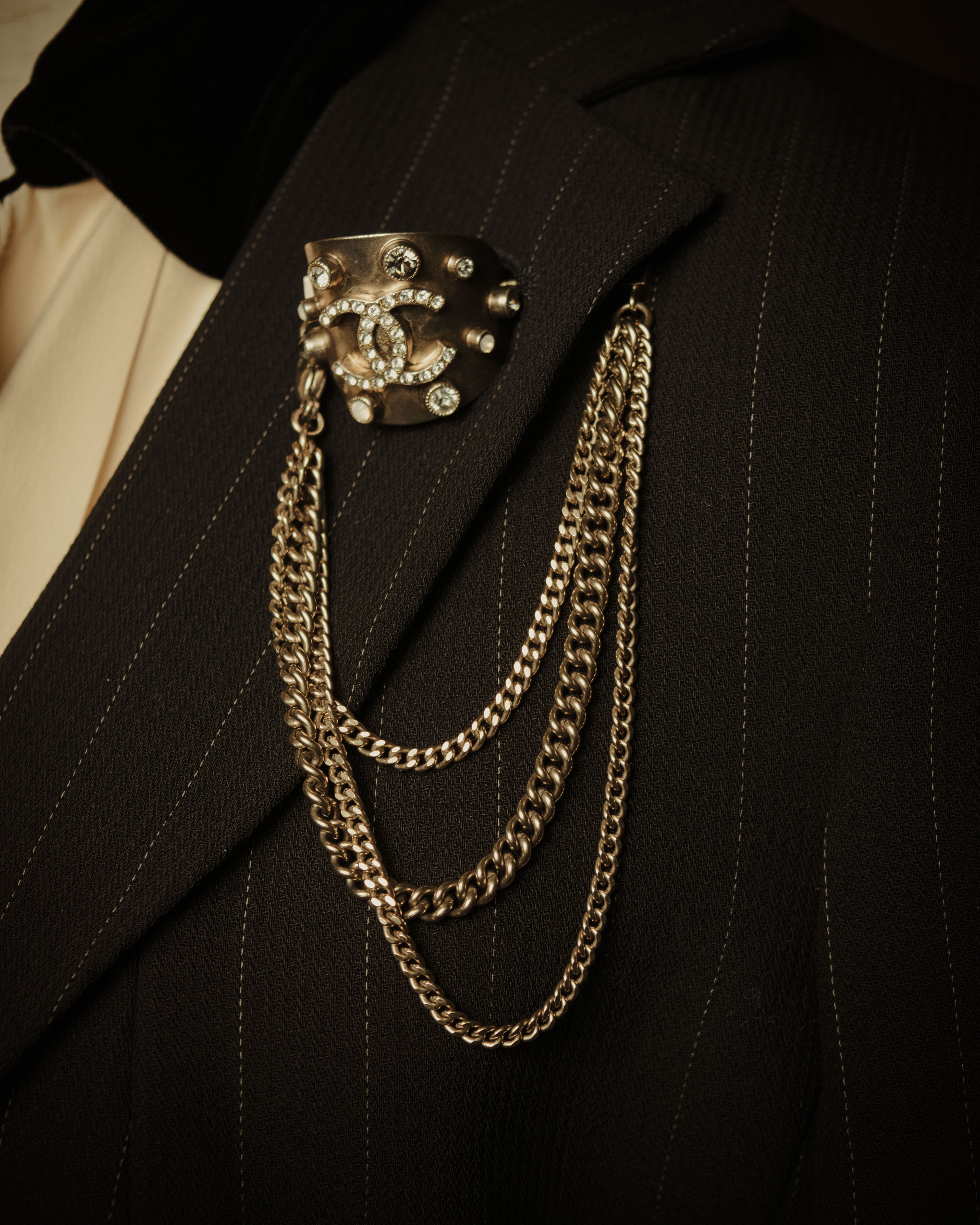 –SPECIAL– “CHANEL” 2005 Spring crystal CC chain majeste