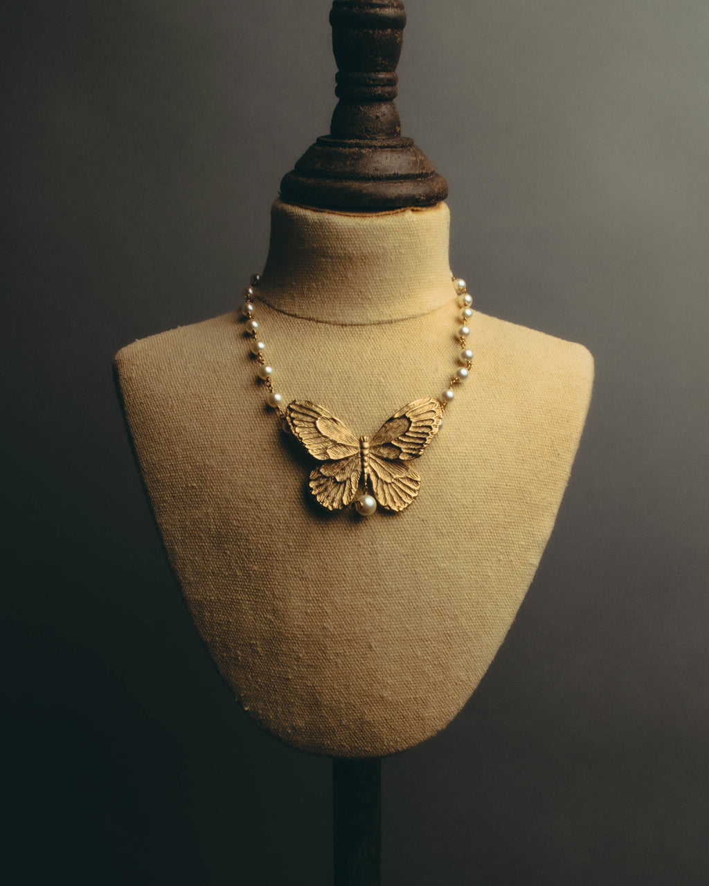 -SPECIAL- “Dior” 2023-24’s Sculpted butterfly pearl long necklace