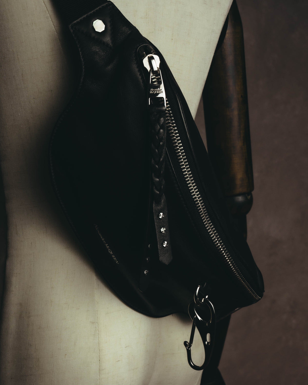 "Alexander McQueen" 10's Edgy leather belt bag