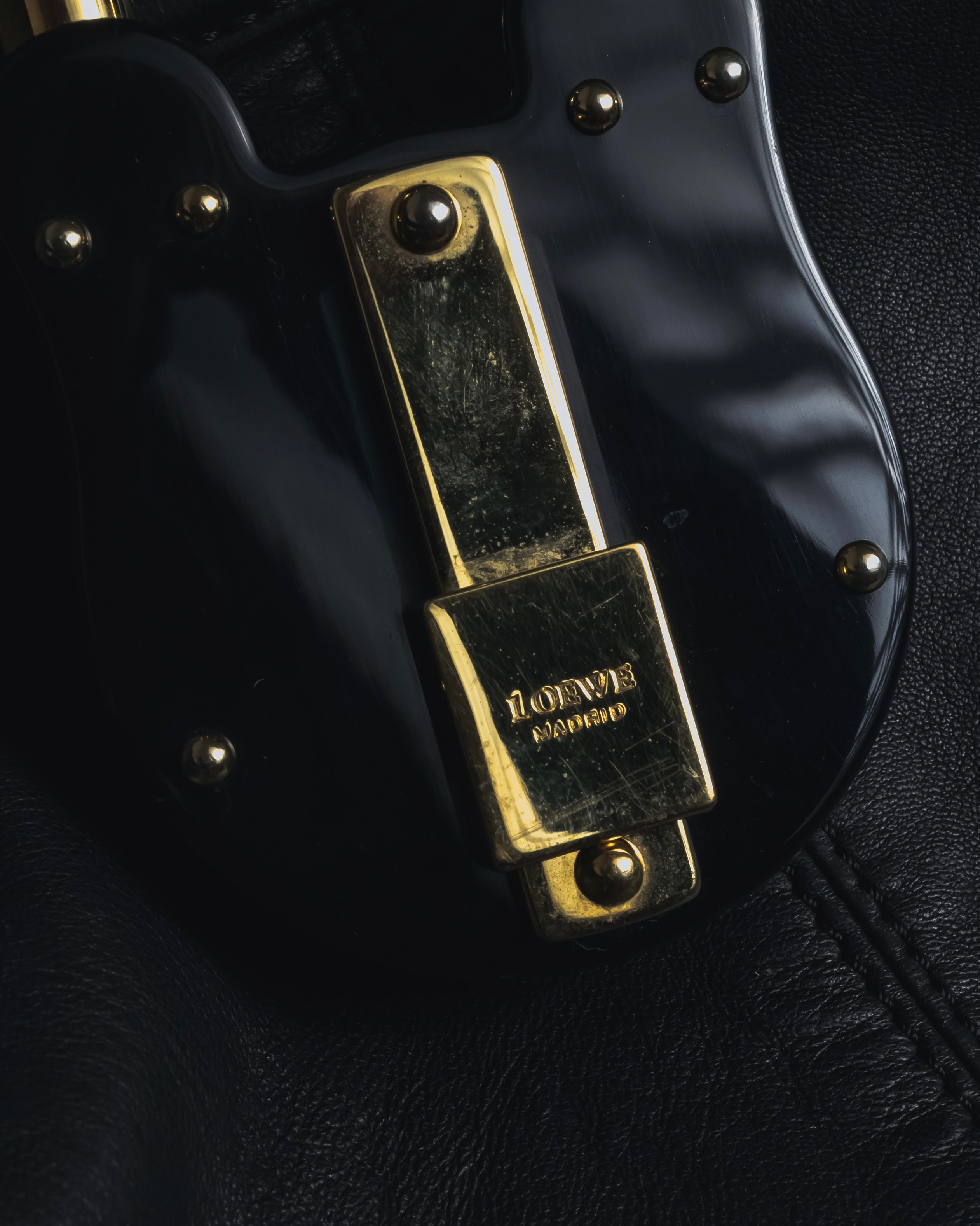 -SPECIAL- “LOEWE” Calle oversized padlock leather bag