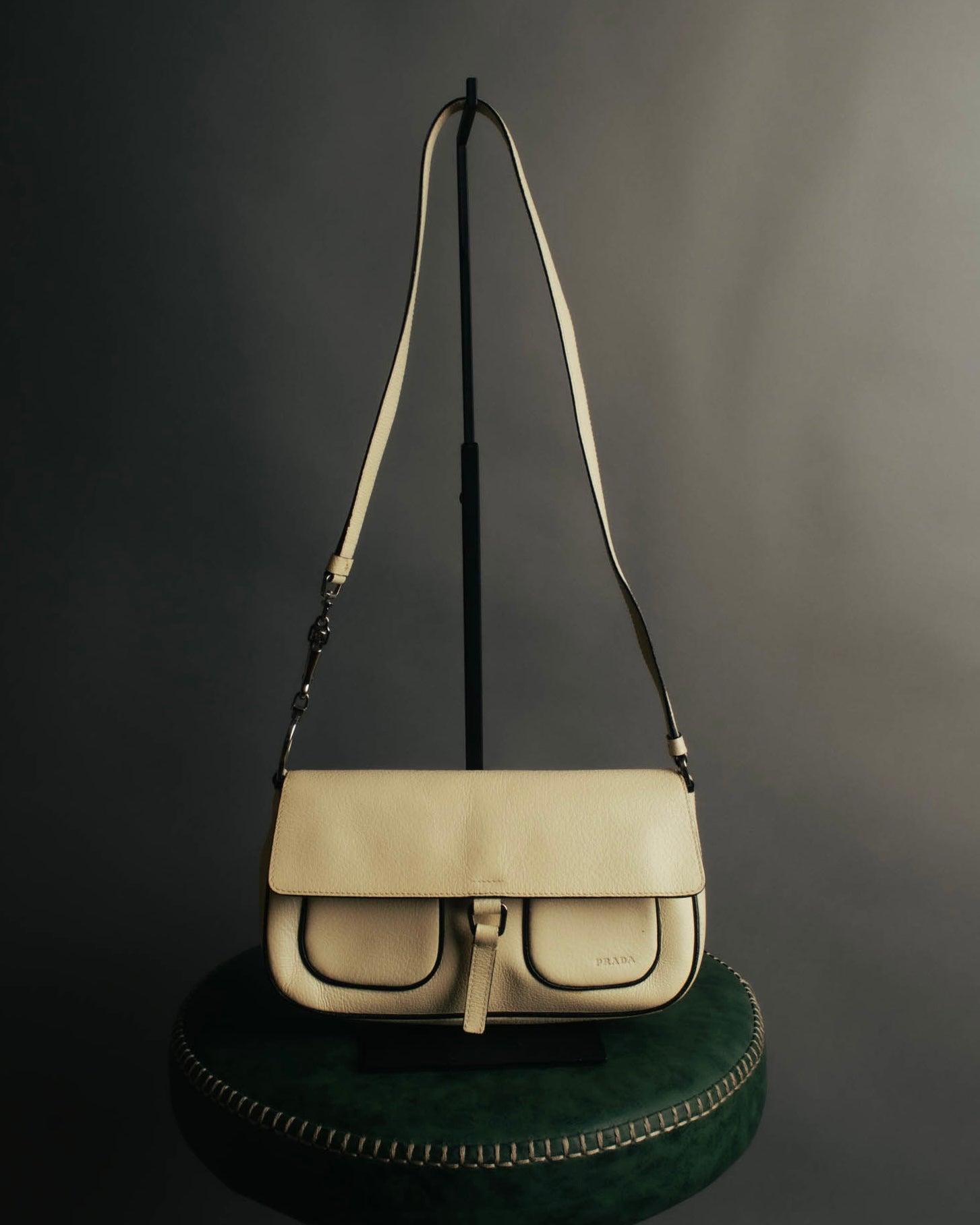 "PRADA" 90's-00's Cream pebbled leather shoulder bag